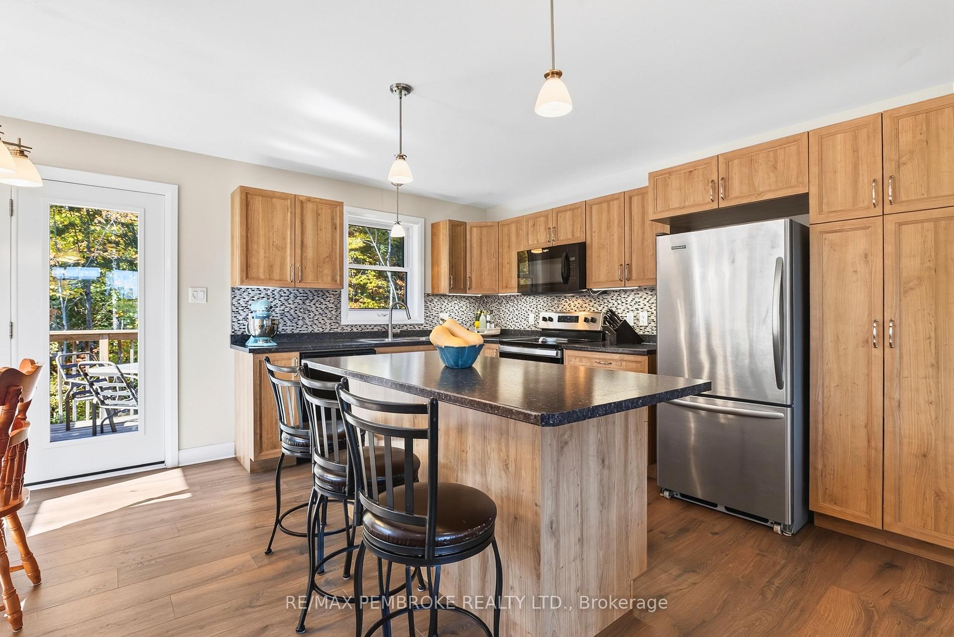 Photo 15 of 46 Terrance Drive, Petawawa, Petawawa — HOMEH