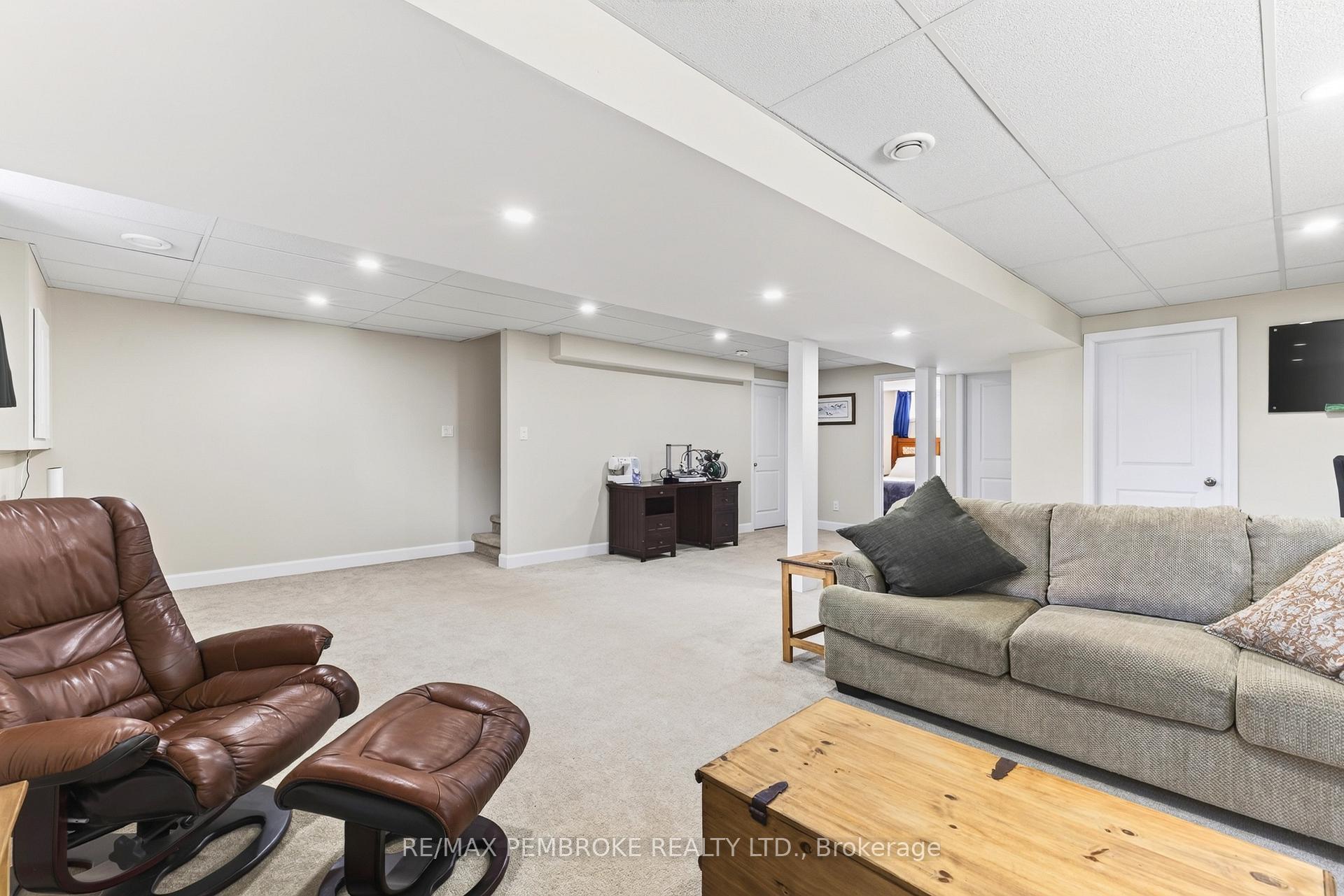 Photo 43 of 46 Terrance Drive, Petawawa, Petawawa — HOMEH