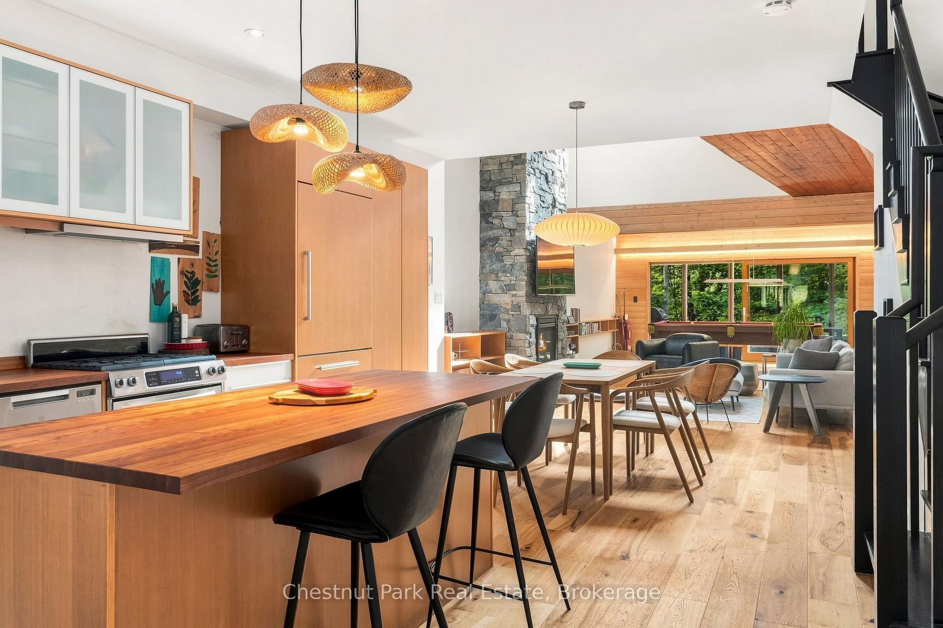 Photo 6 of 62 Carrick Trail, Gravenhurst, Muskoka (S) — HOMEH