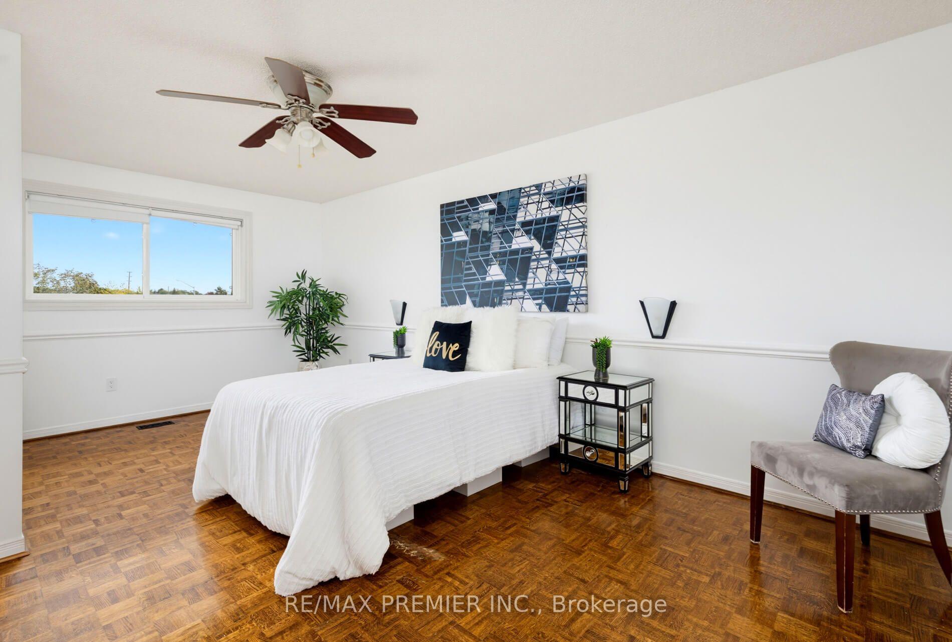 Photo 20 of 35 Yellow Pine Crescent, Vaughan, East Woodbridge — HOMEH