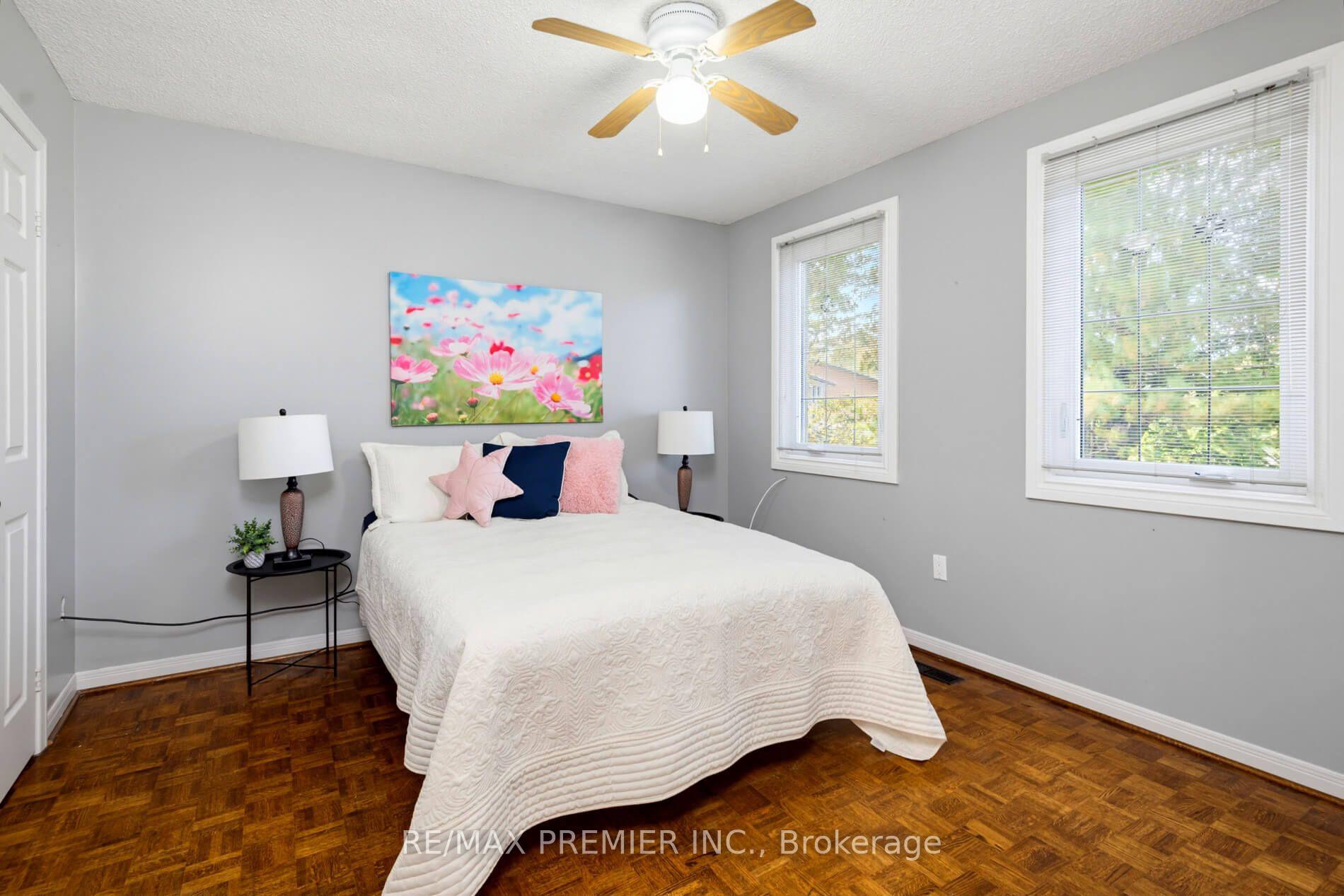 Photo 25 of 35 Yellow Pine Crescent, Vaughan, East Woodbridge — HOMEH