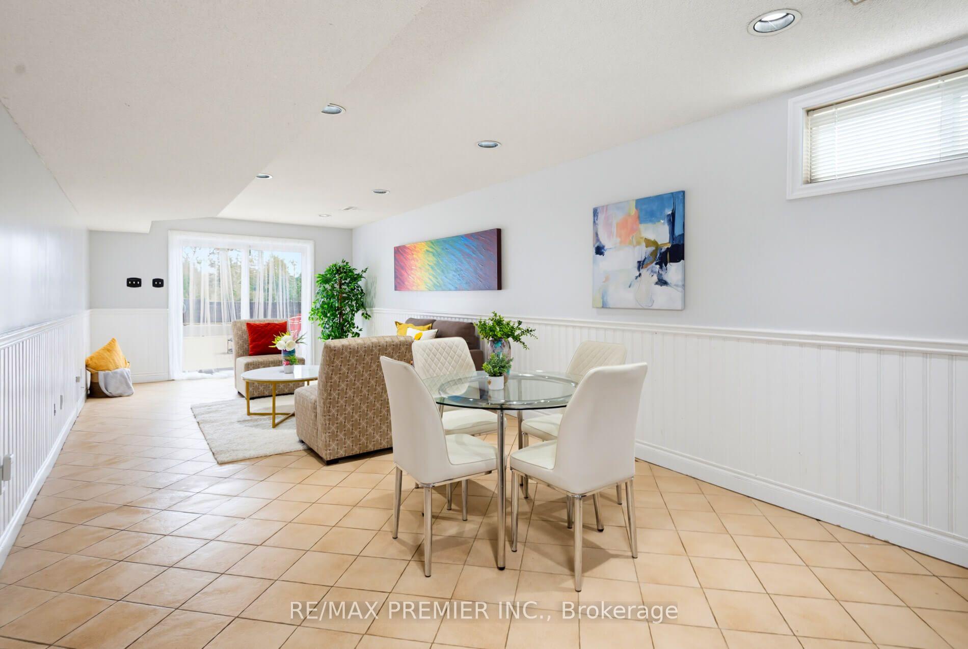 Photo 28 of 35 Yellow Pine Crescent, Vaughan, East Woodbridge — HOMEH