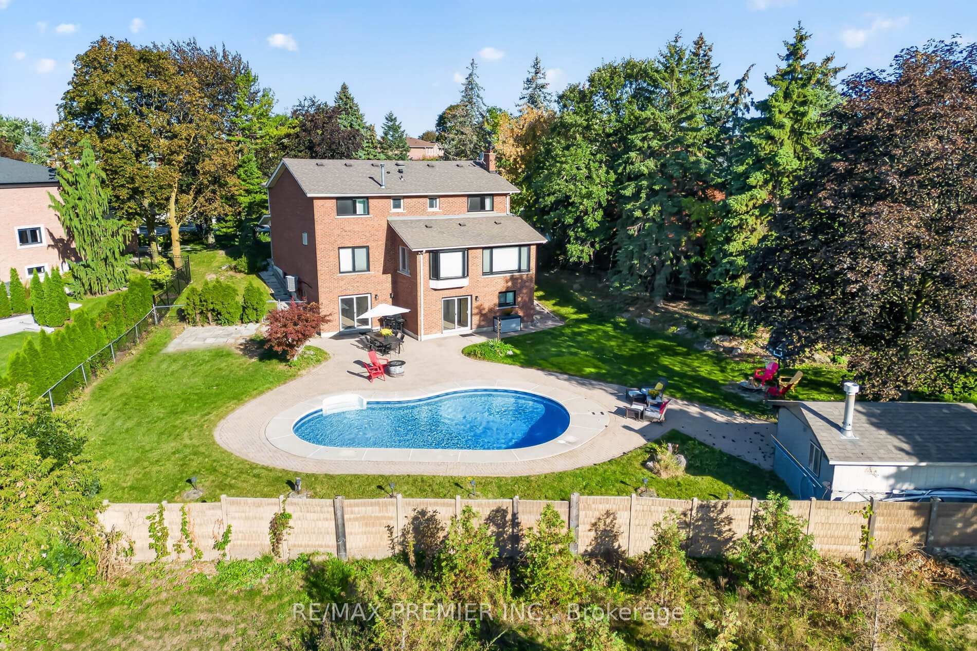 Photo 45 of 35 Yellow Pine Crescent, Vaughan, East Woodbridge — HOMEH