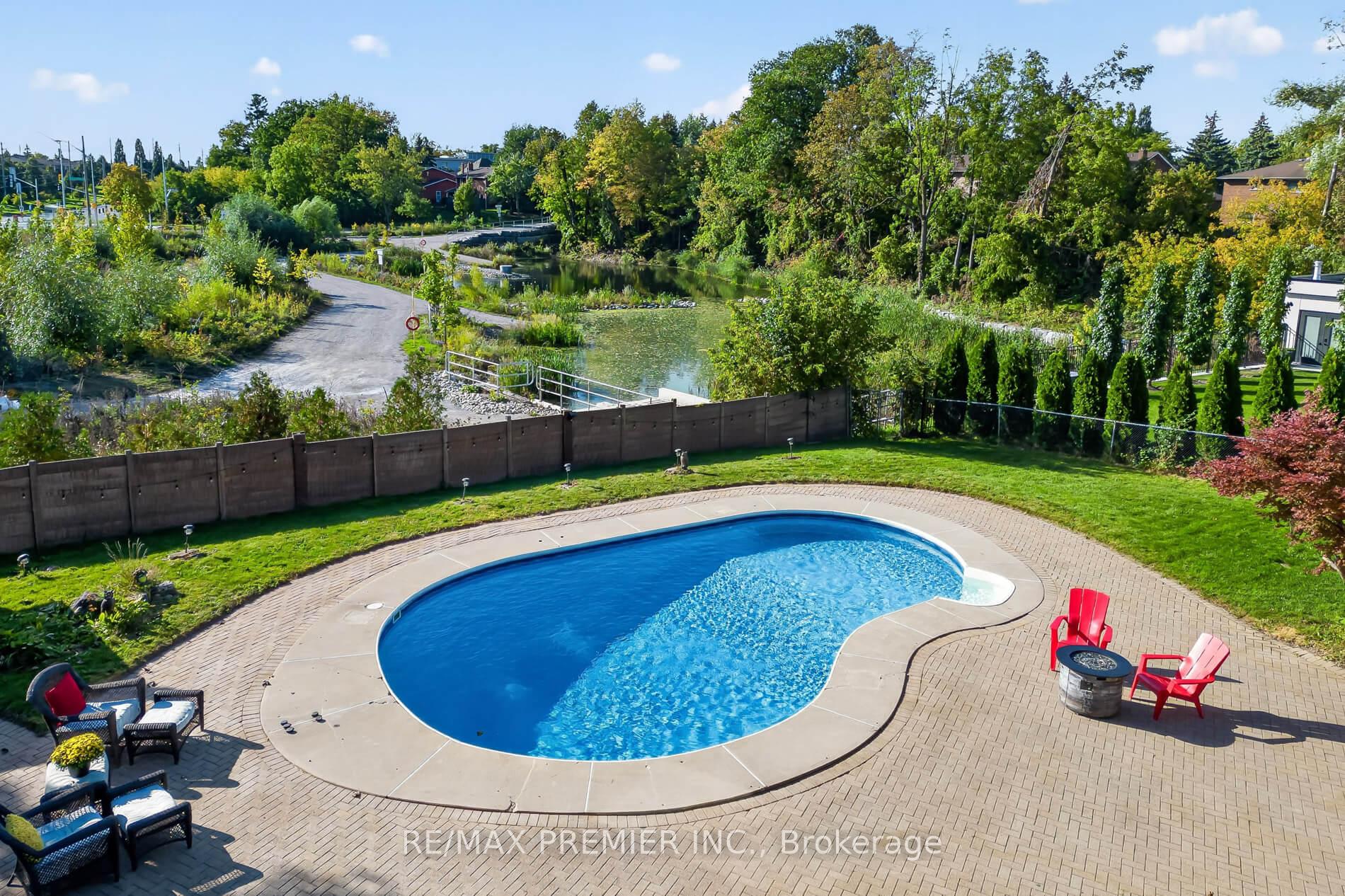 Photo 46 of 35 Yellow Pine Crescent, Vaughan, East Woodbridge — HOMEH