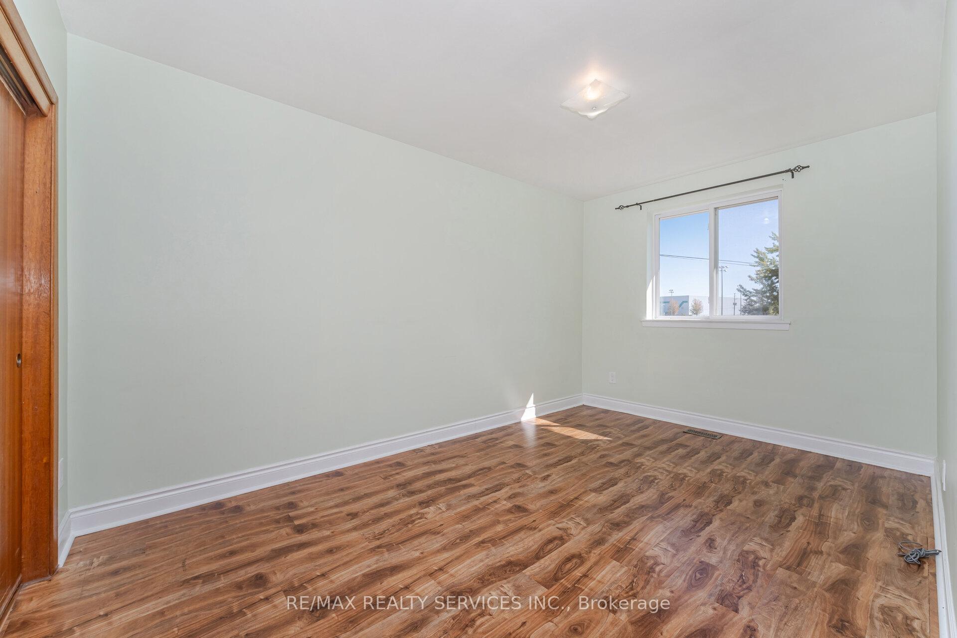 Photo 15 of 61 Avondale Boulevard, Brampton, Avondale — HOMEH