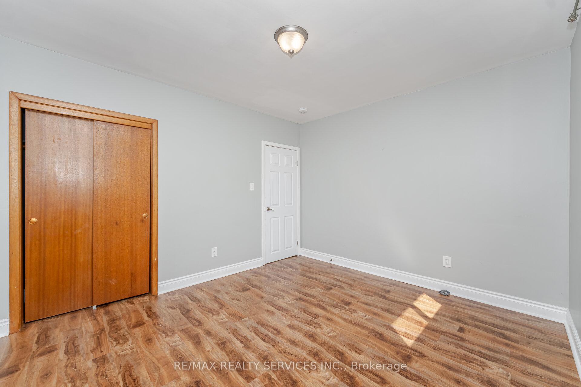 Photo 18 of 61 Avondale Boulevard, Brampton, Avondale — HOMEH