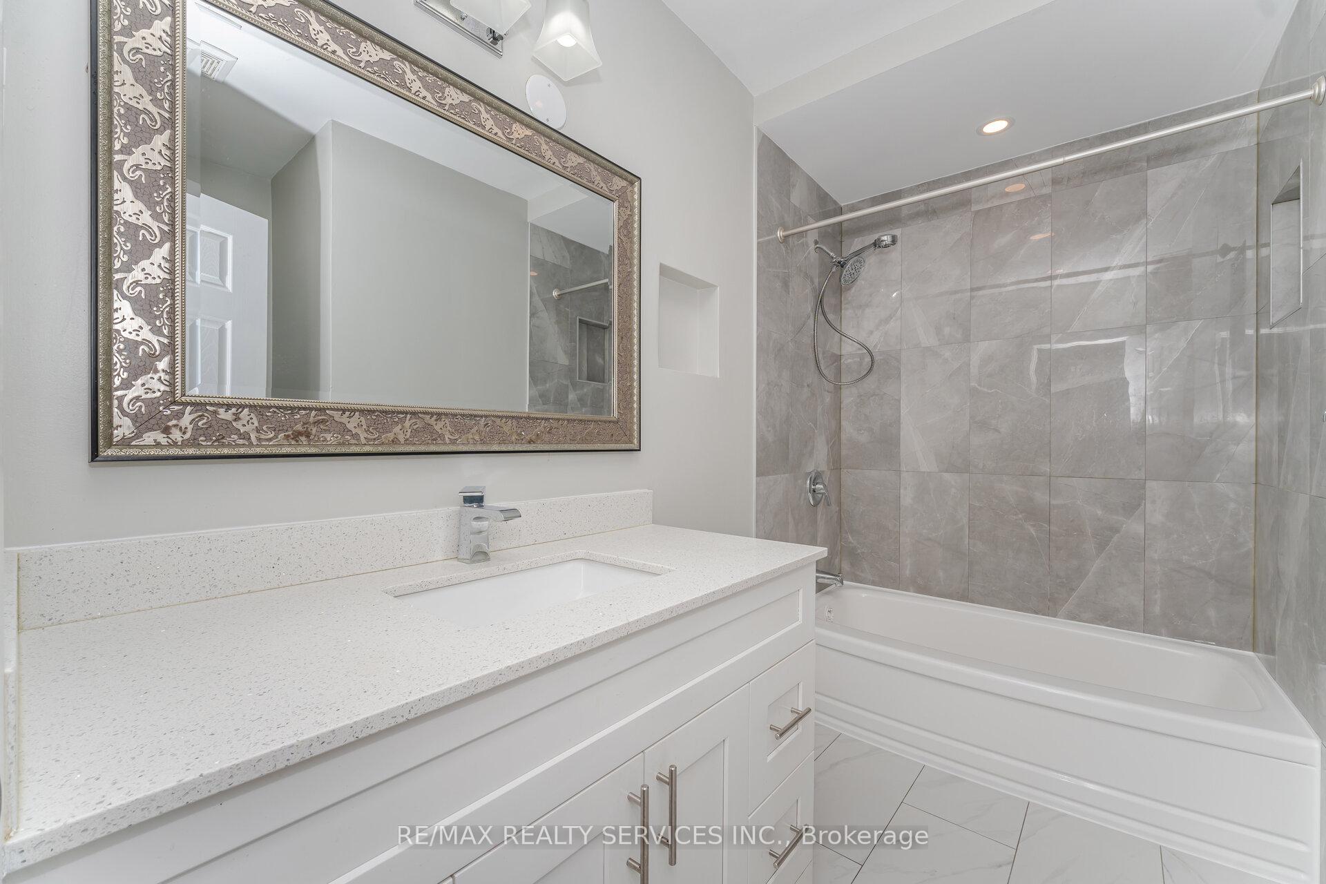 Photo 21 of 61 Avondale Boulevard, Brampton, Avondale — HOMEH