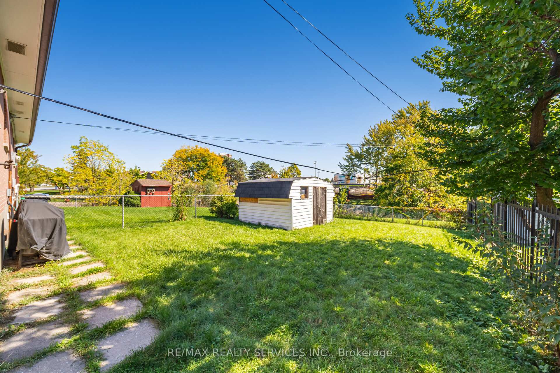 Photo 26 of 61 Avondale Boulevard, Brampton, Avondale — HOMEH