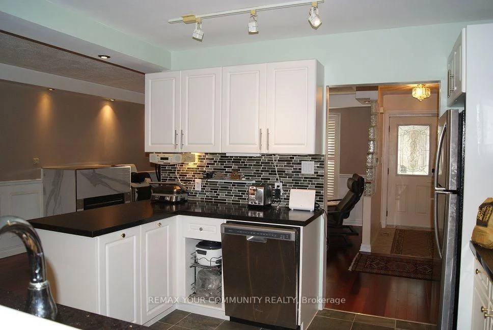 Photo 30 of 56 Willesden Road, North York, Hillcrest Village — HOMEH
