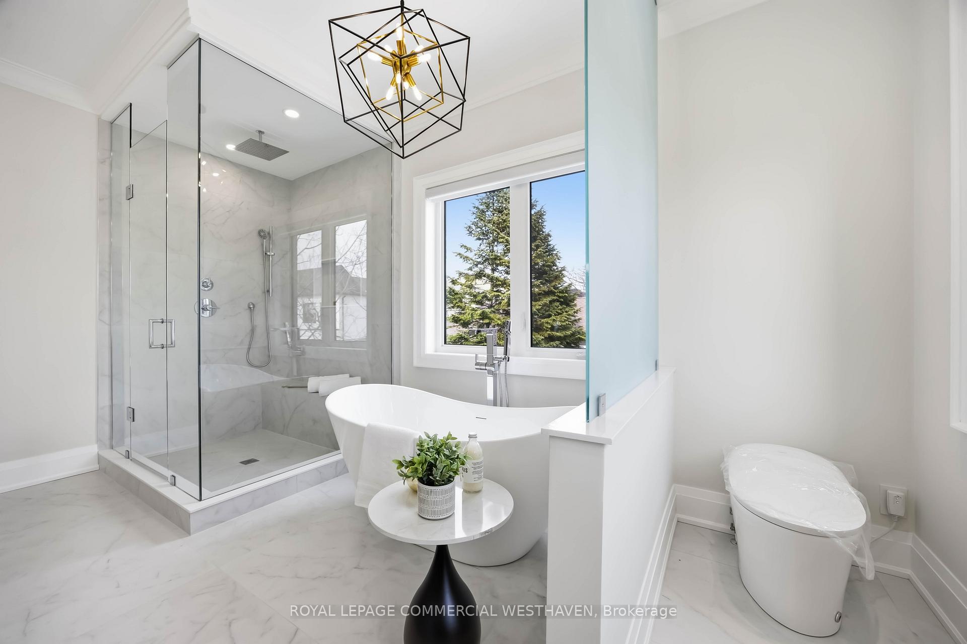 Photo 12 of 98 Charleswood Drive, North York, Clanton Park — HOMEH