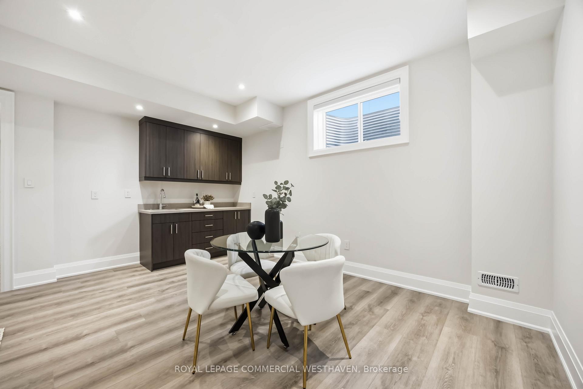 Photo 23 of 98 Charleswood Drive, North York, Clanton Park — HOMEH