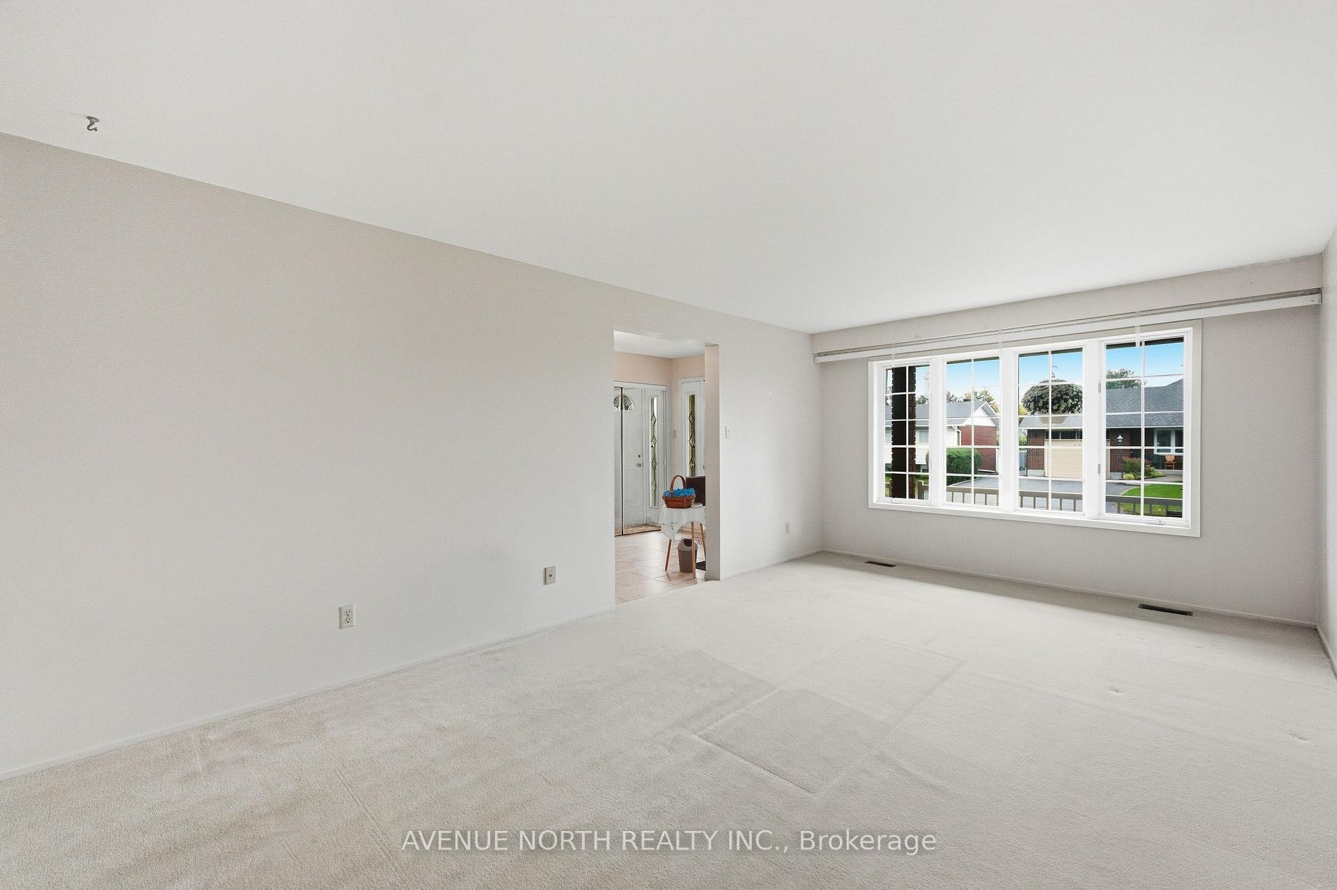 Photo 10 of 1283 Surrey Avenue, Ottawa, Ellwood — HOMEH