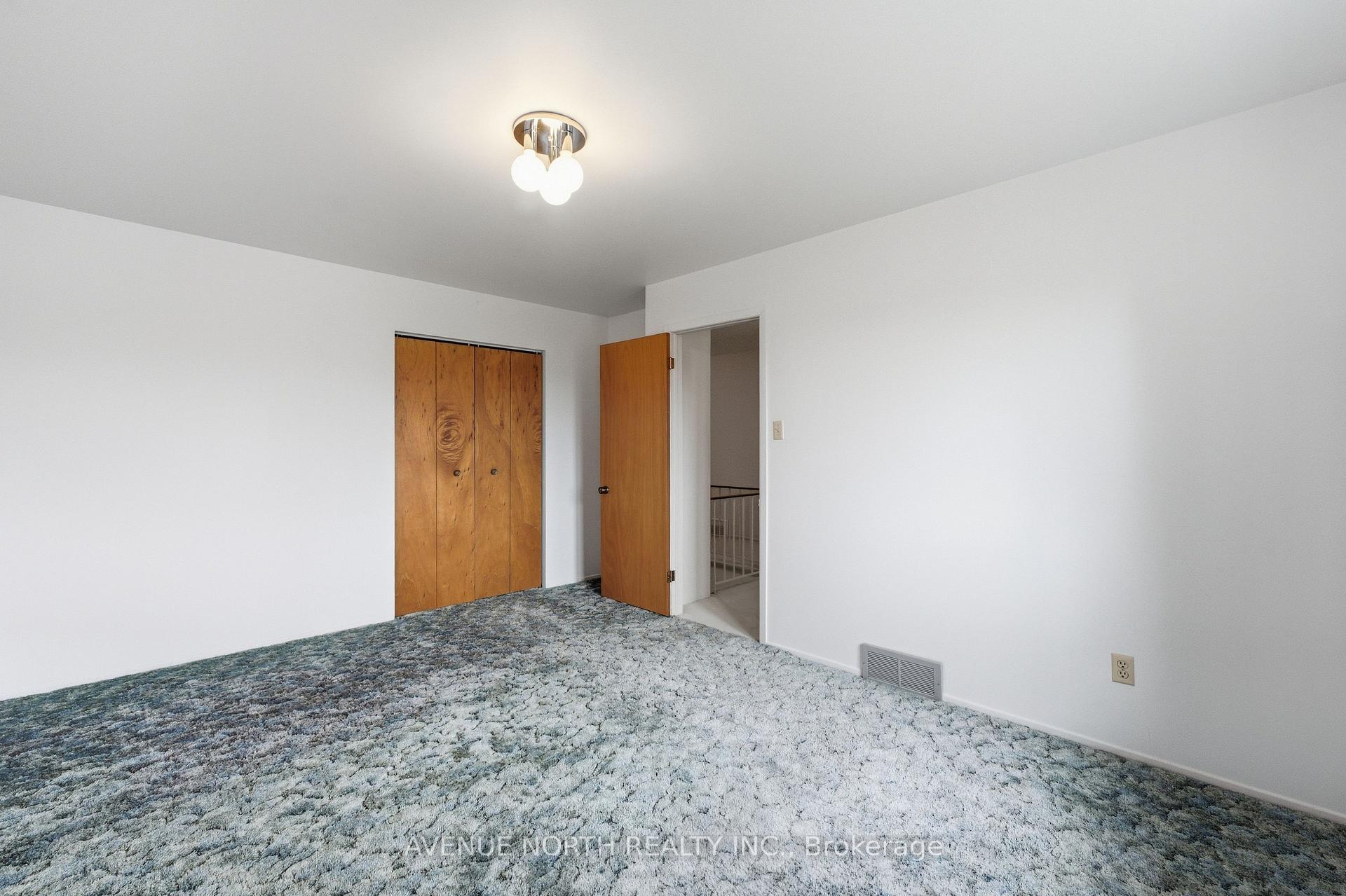Photo 28 of 1283 Surrey Avenue, Ottawa, Ellwood — HOMEH