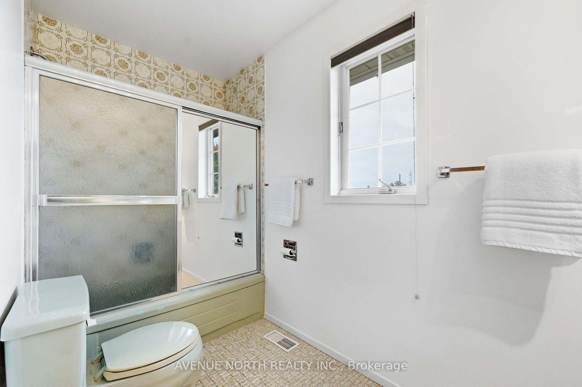 Photo 32 of 1283 Surrey Avenue, Ottawa, Ellwood — HOMEH