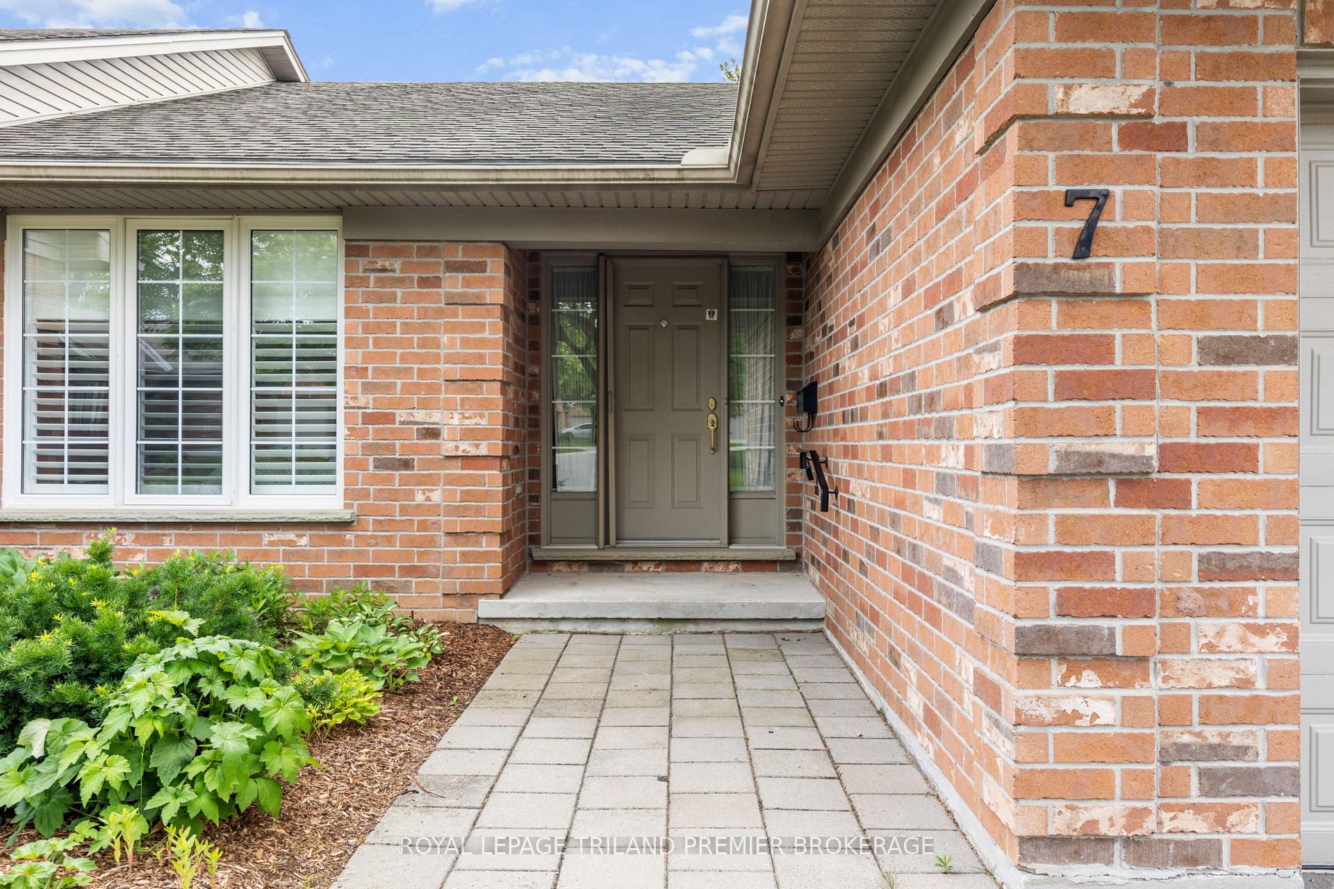 Photo 2 of Unit 7, 1755 Louise Boulevard, London, North R — HOMEH