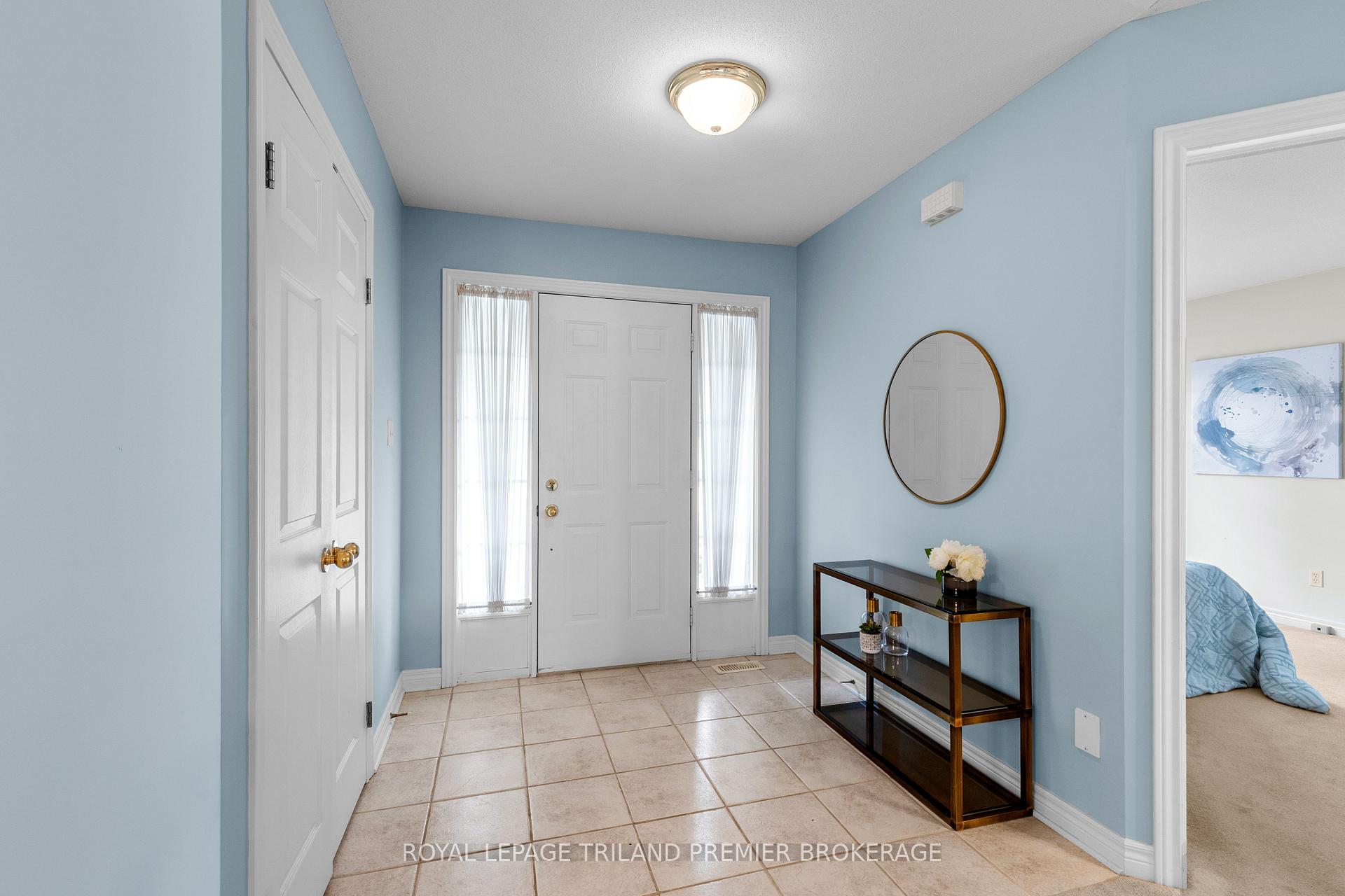 Photo 3 of Unit 7, 1755 Louise Boulevard, London, North R — HOMEH