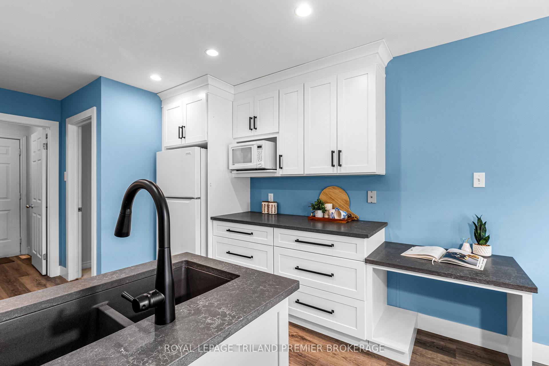 Photo 14 of Unit 7, 1755 Louise Boulevard, London, North R — HOMEH