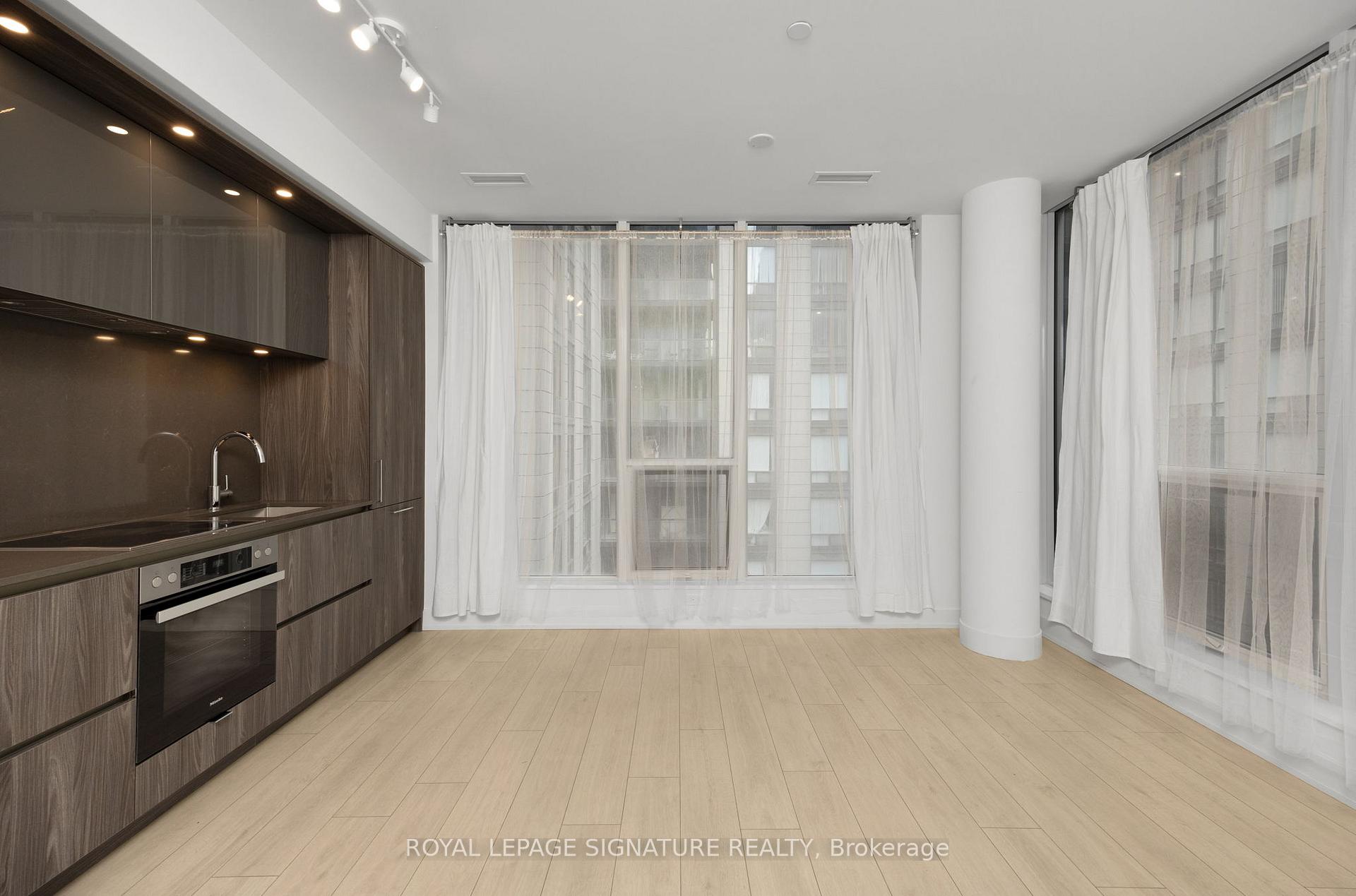 Photo 5 of Unit 525, 15 Mercer Street, Toronto, Waterfront Communities — HOMEH