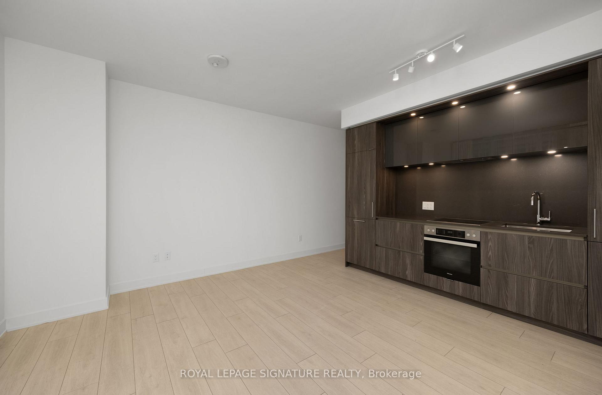 Photo 8 of Unit 525, 15 Mercer Street, Toronto, Waterfront Communities — HOMEH