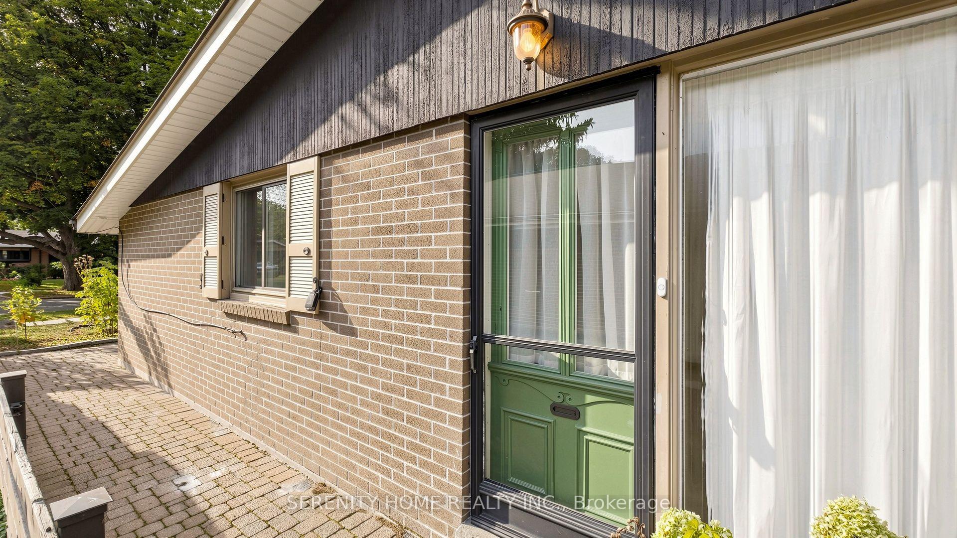 Photo 3 of 31 Norbury Crescent, Scarborough, Bendale — HOMEH