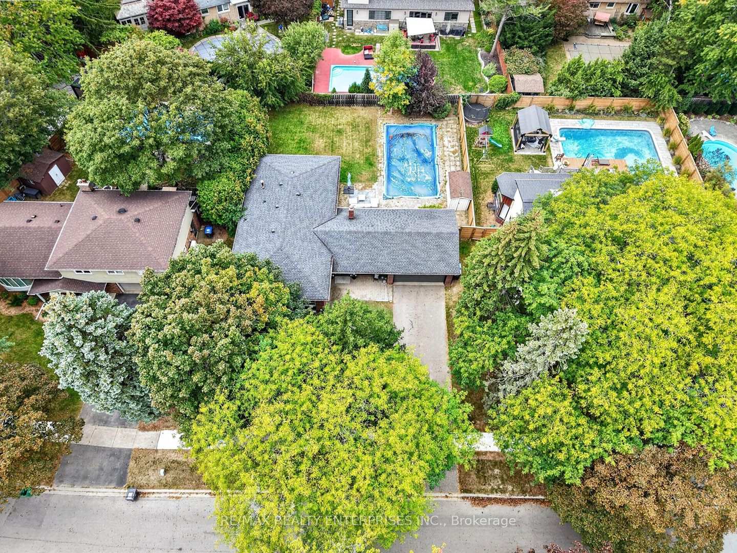 Photo 3 of 829 Terlin Boulevard, Mississauga, Lorne Park — HOMEH