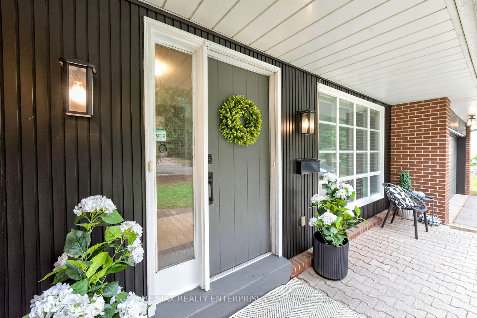 Photo 5 of 829 Terlin Boulevard, Mississauga, Lorne Park — HOMEH