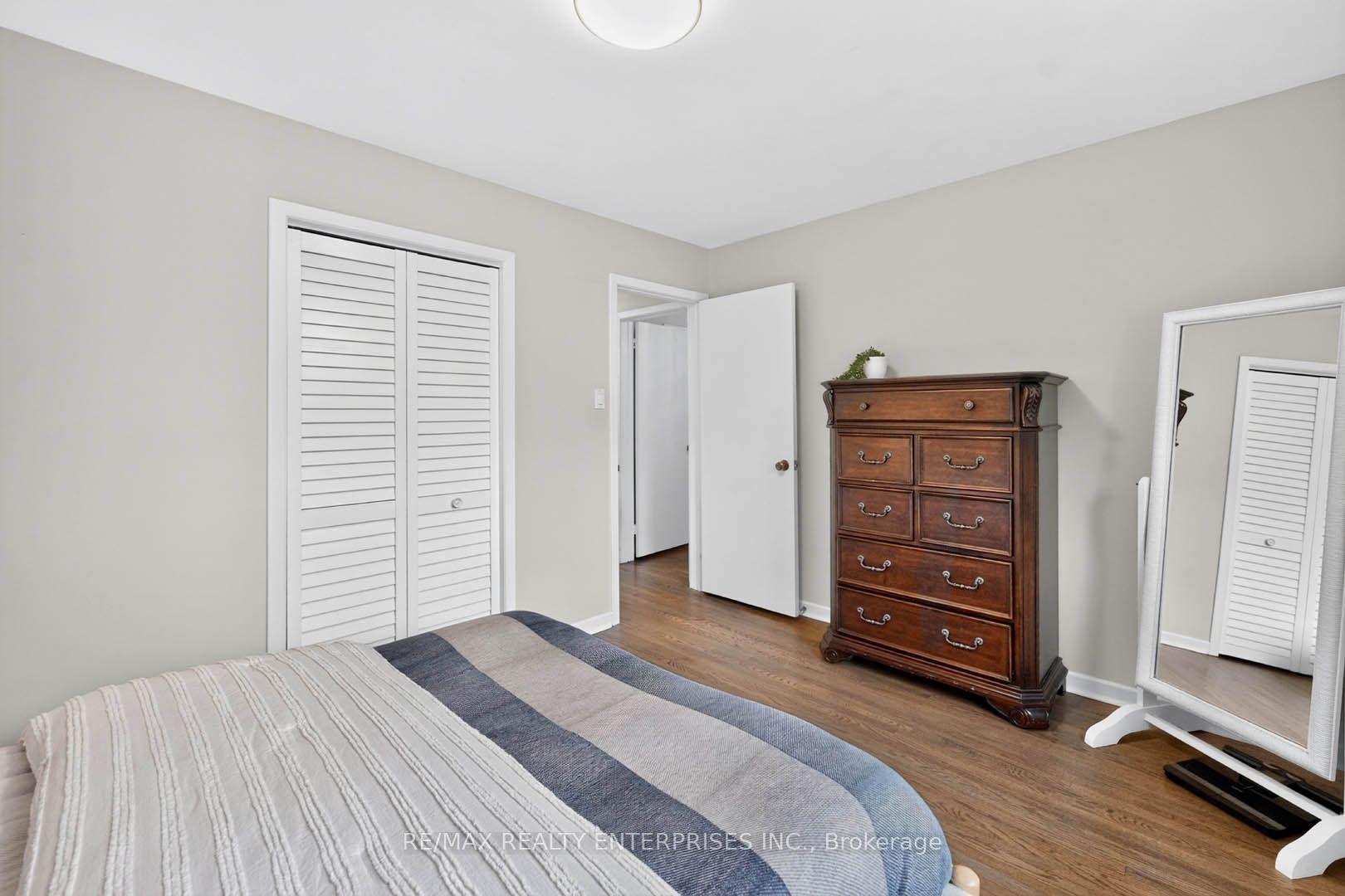 Photo 23 of 829 Terlin Boulevard, Mississauga, Lorne Park — HOMEH