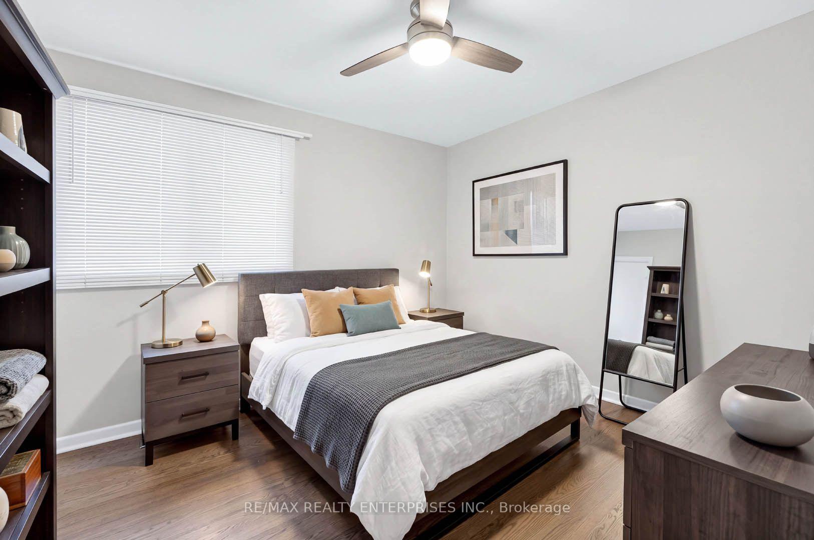 Photo 25 of 829 Terlin Boulevard, Mississauga, Lorne Park — HOMEH
