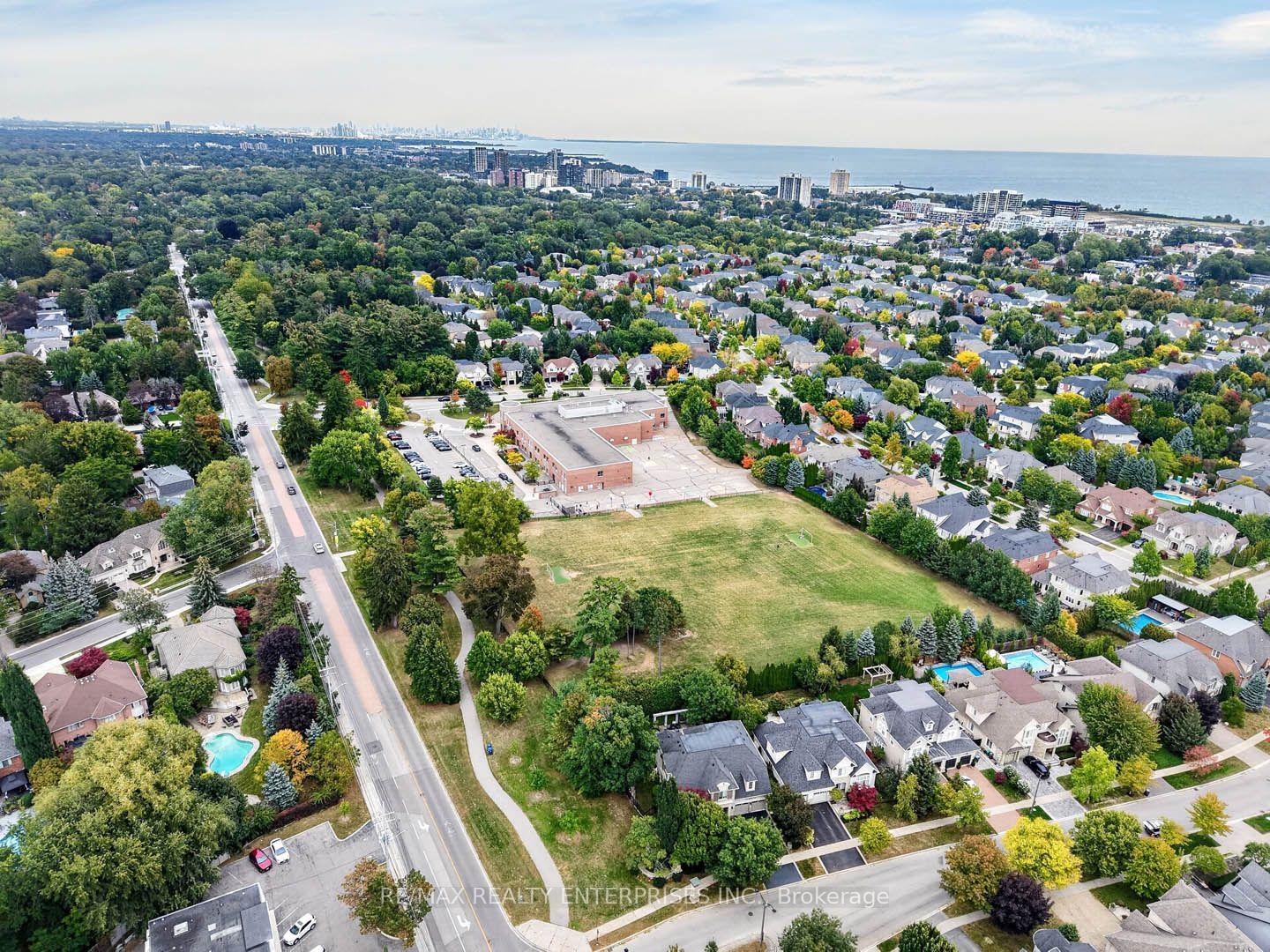 Photo 40 of 829 Terlin Boulevard, Mississauga, Lorne Park — HOMEH