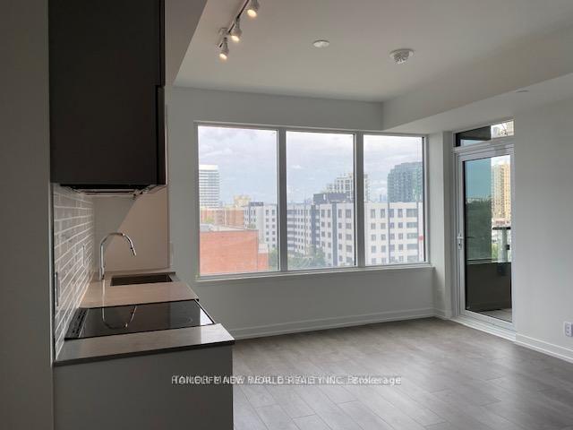 Photo of Unit 822, 270 Dufferin Street