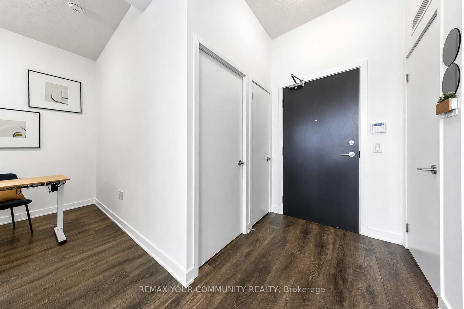 Photo 1 of Unit 917, 60 Honeycrisp Crescent, Vaughan, Vaughan Corporate Centre — HOMEH