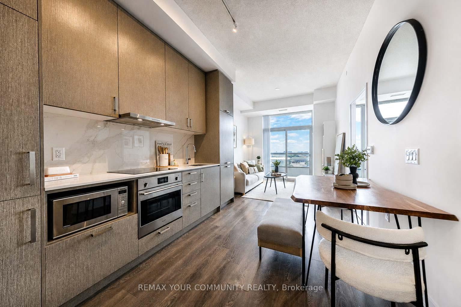 Photo 10 of Unit 917, 60 Honeycrisp Crescent, Vaughan, Vaughan Corporate Centre — HOMEH