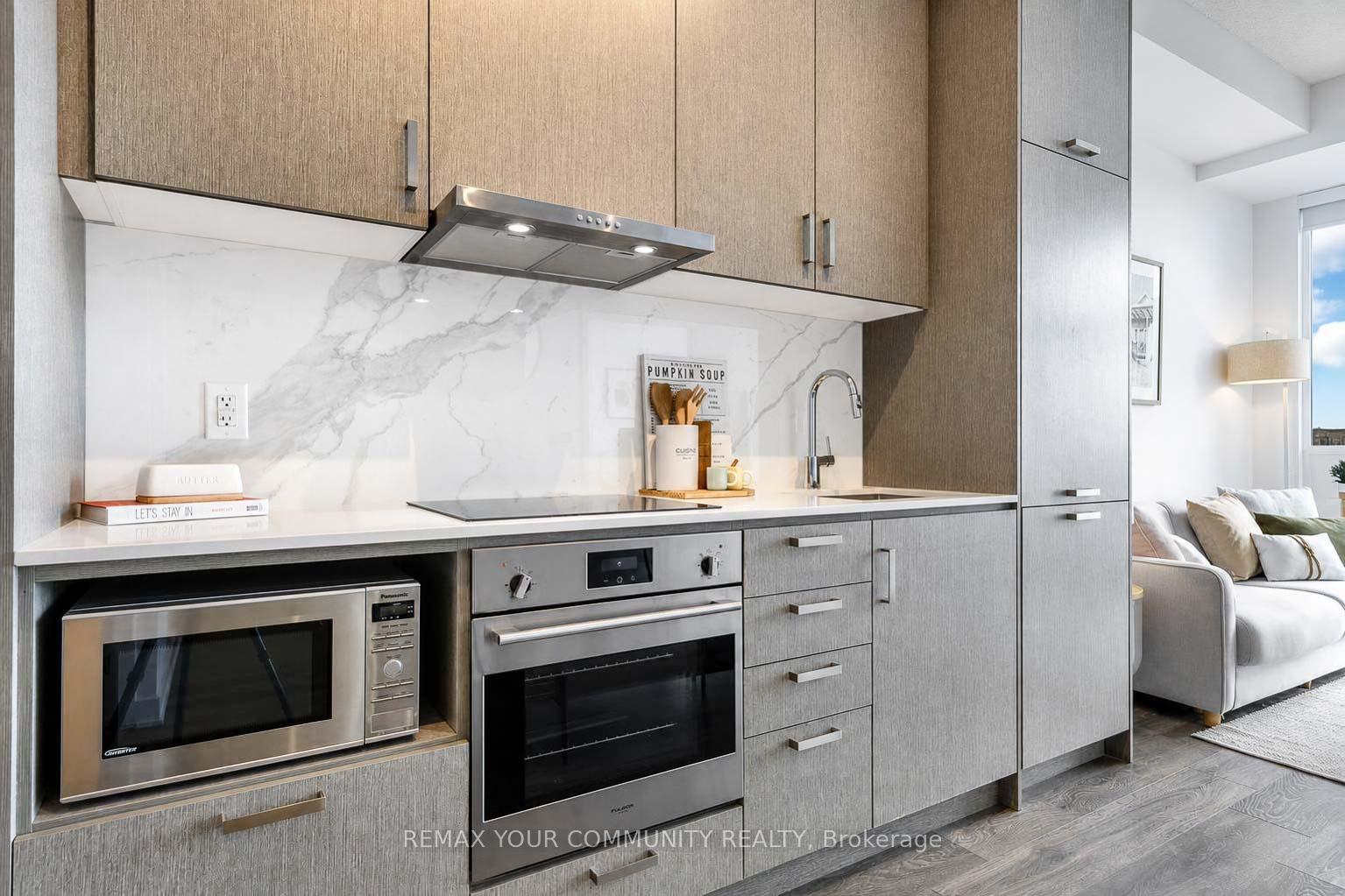 Photo 12 of Unit 917, 60 Honeycrisp Crescent, Vaughan, Vaughan Corporate Centre — HOMEH