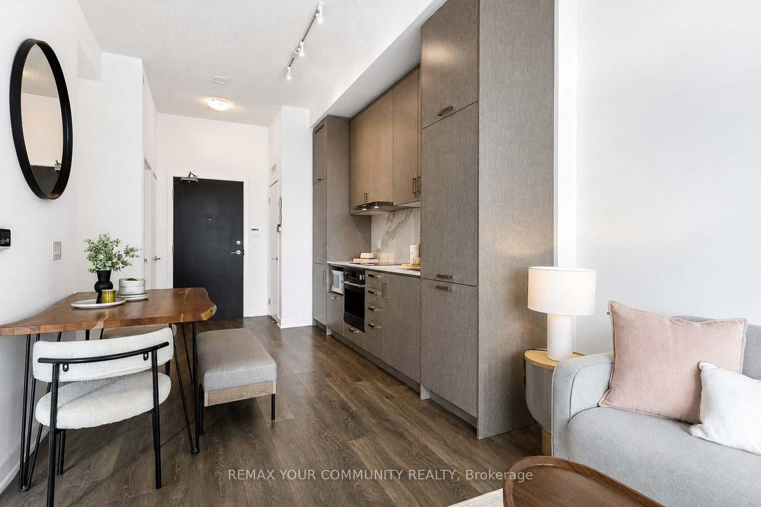 Photo 15 of Unit 917, 60 Honeycrisp Crescent, Vaughan, Vaughan Corporate Centre — HOMEH