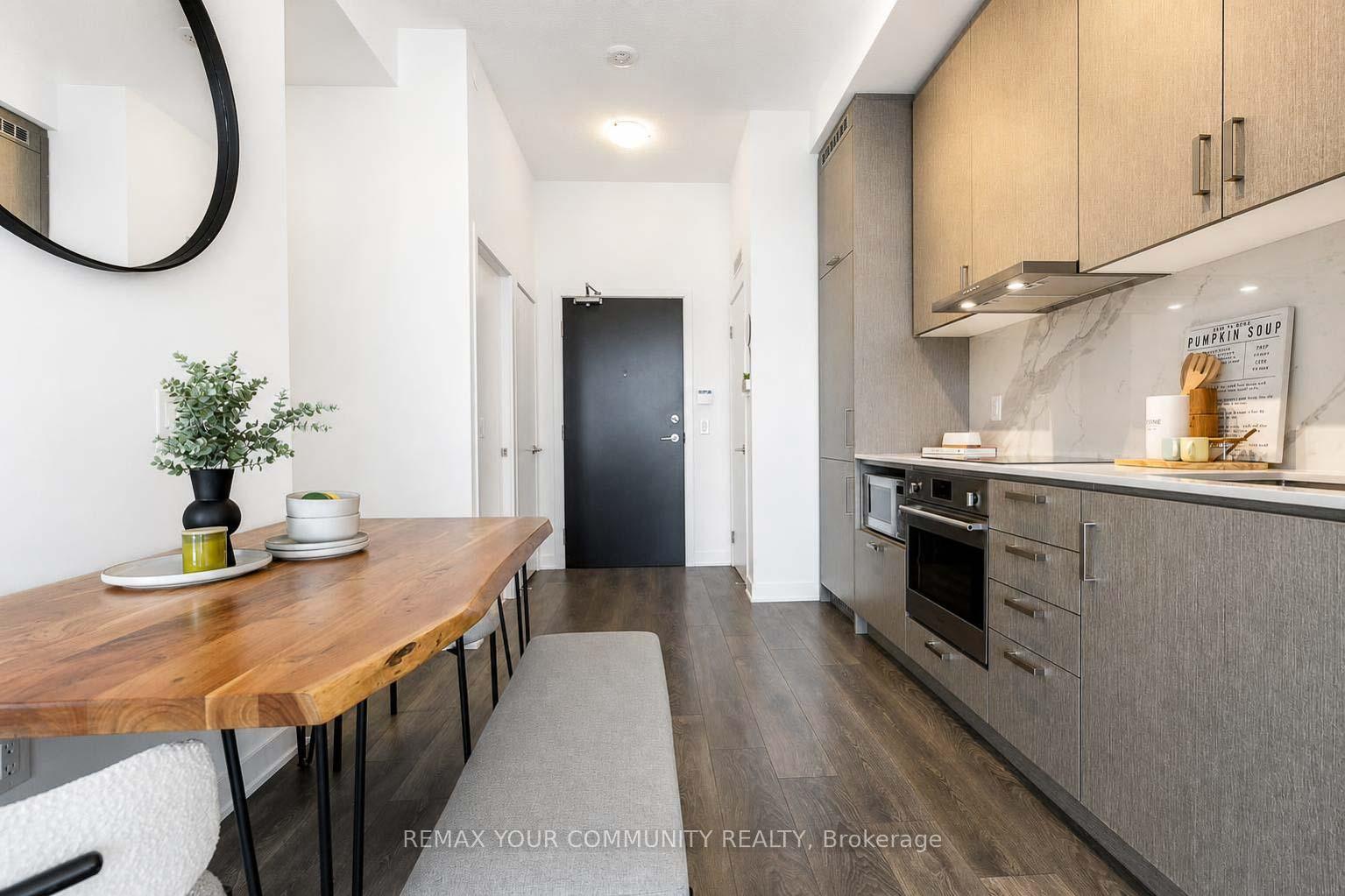 Photo 16 of Unit 917, 60 Honeycrisp Crescent, Vaughan, Vaughan Corporate Centre — HOMEH