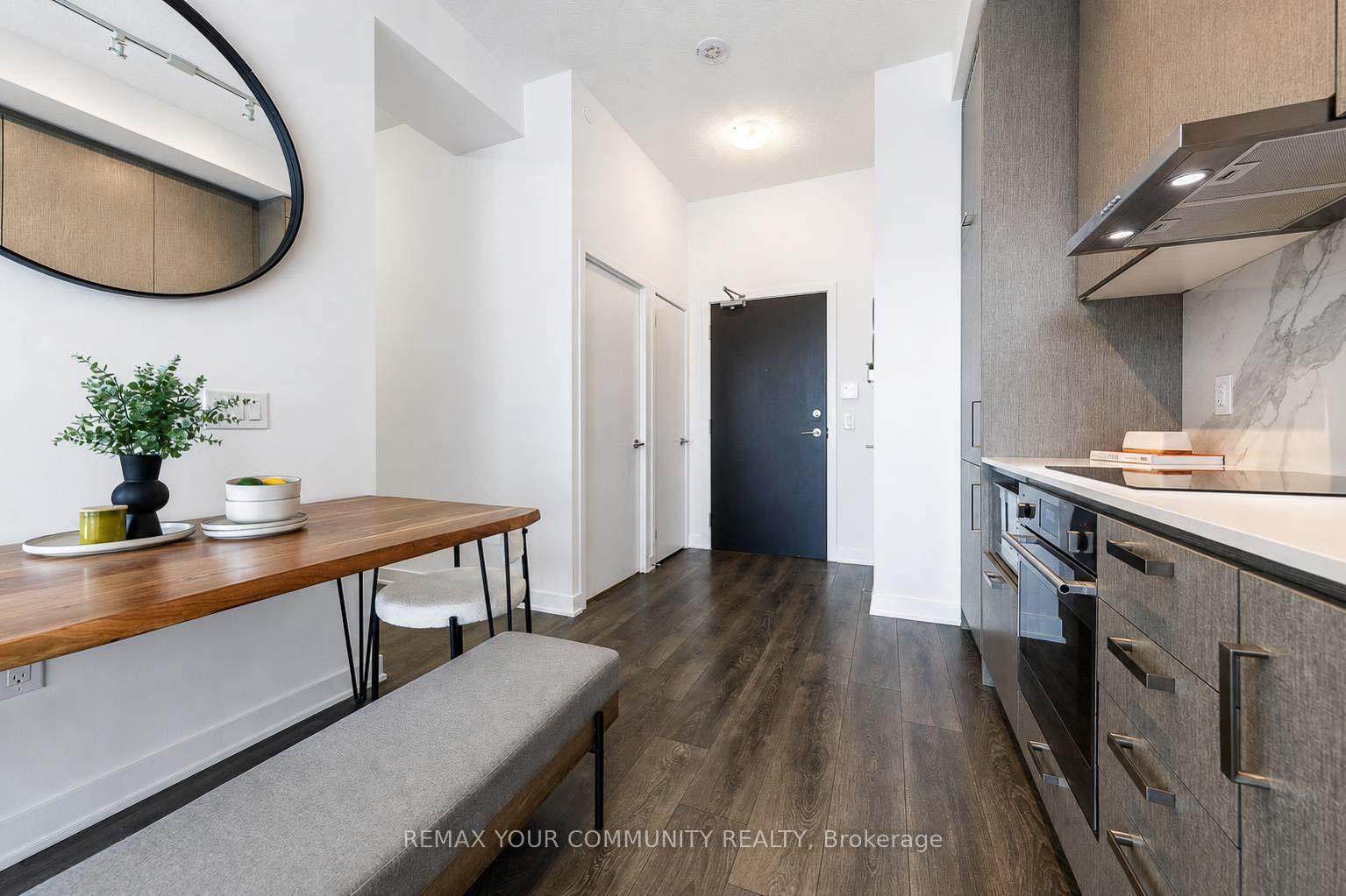 Photo 17 of Unit 917, 60 Honeycrisp Crescent, Vaughan, Vaughan Corporate Centre — HOMEH