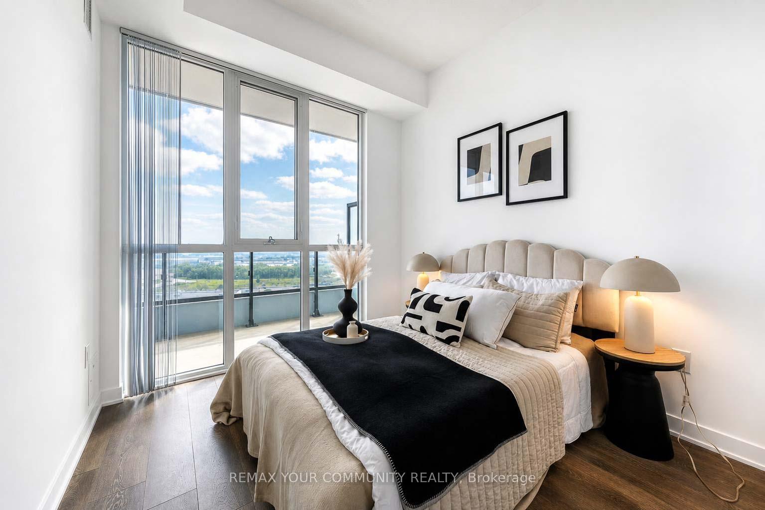 Photo 24 of Unit 917, 60 Honeycrisp Crescent, Vaughan, Vaughan Corporate Centre — HOMEH