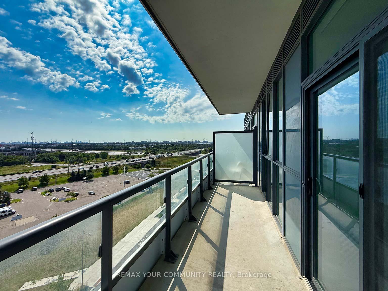 Photo 26 of Unit 917, 60 Honeycrisp Crescent, Vaughan, Vaughan Corporate Centre — HOMEH