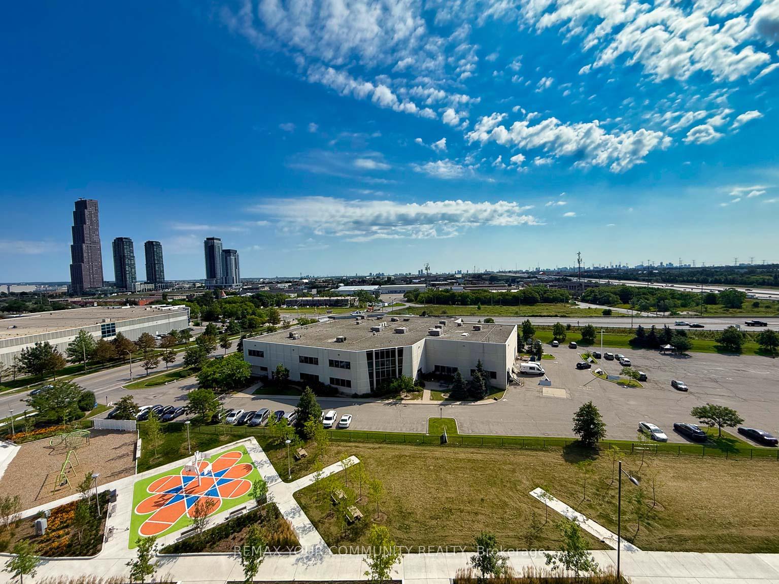 Photo 31 of Unit 917, 60 Honeycrisp Crescent, Vaughan, Vaughan Corporate Centre — HOMEH