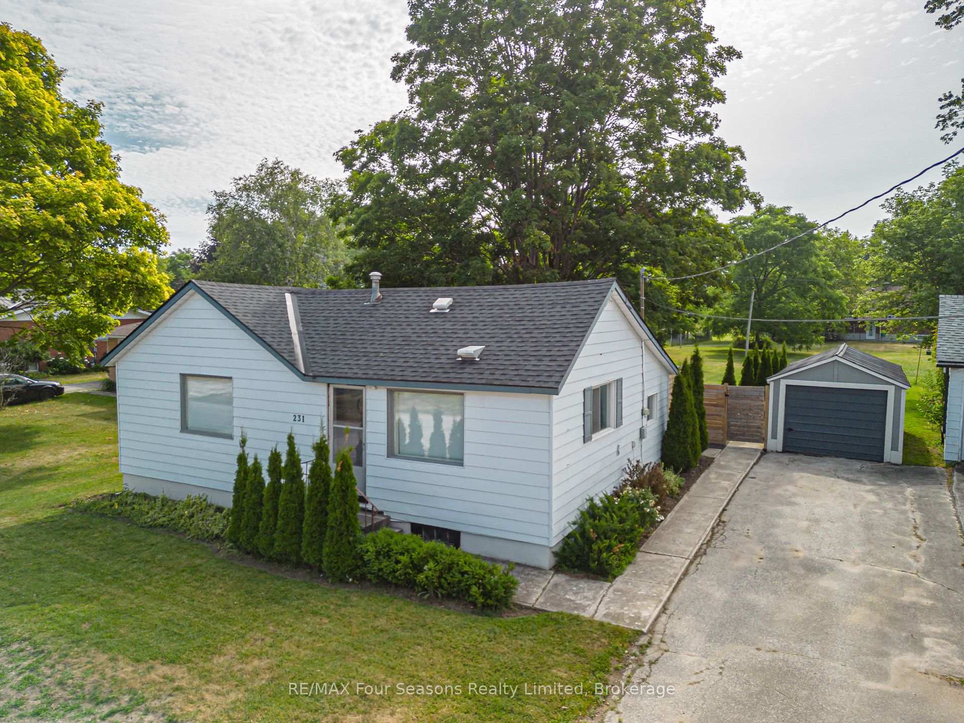Photo 12 of 231 Superior Street, Clearview, Stayner — HOMEH