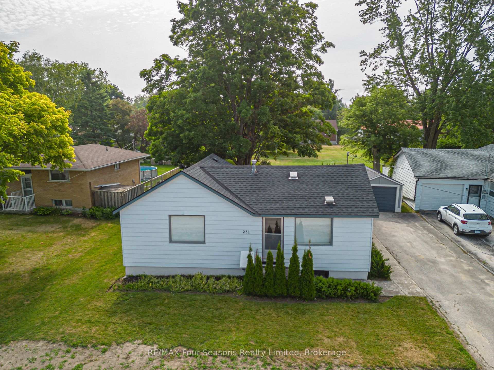 Photo 13 of 231 Superior Street, Clearview, Stayner — HOMEH