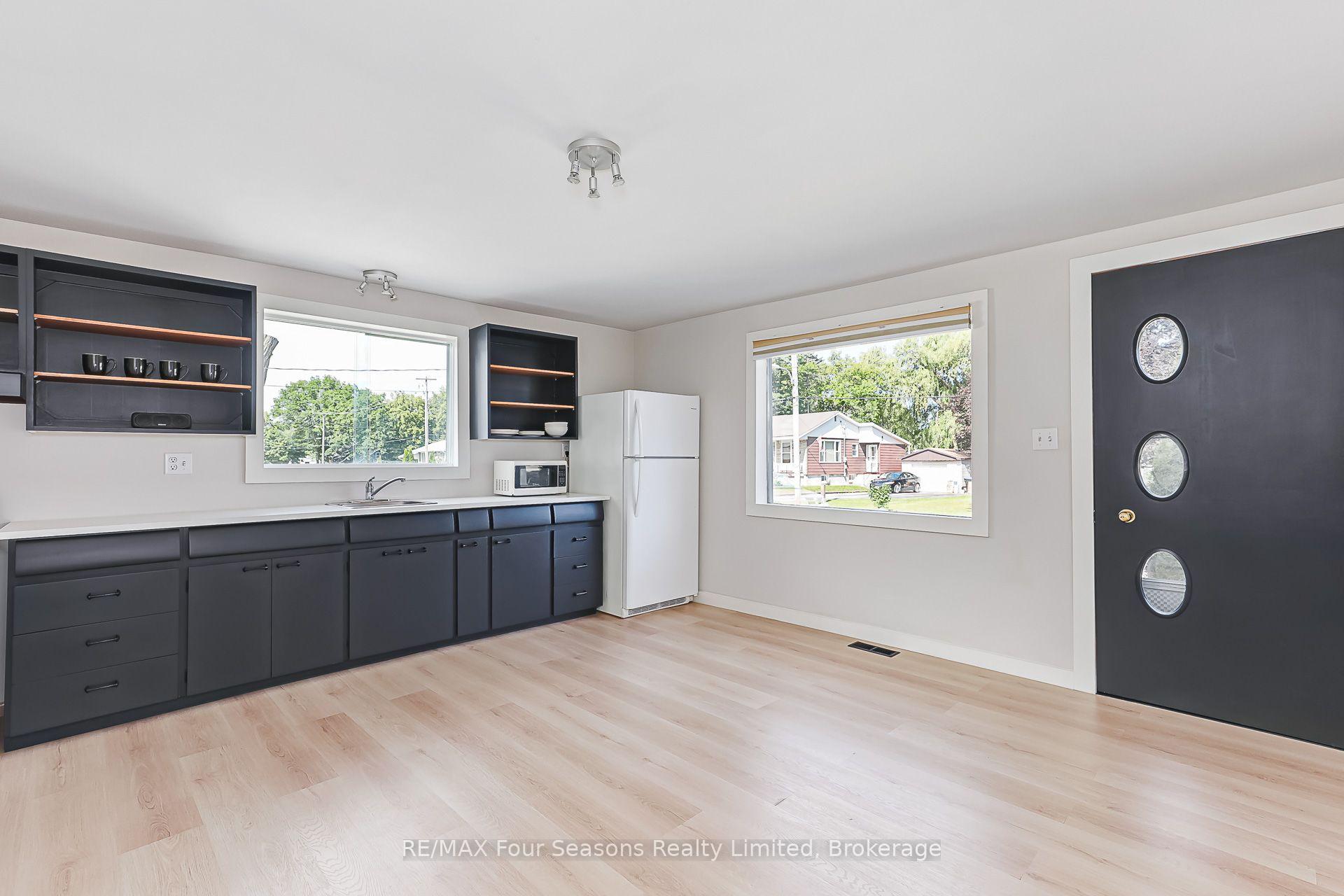 Photo 15 of 231 Superior Street, Clearview, Stayner — HOMEH
