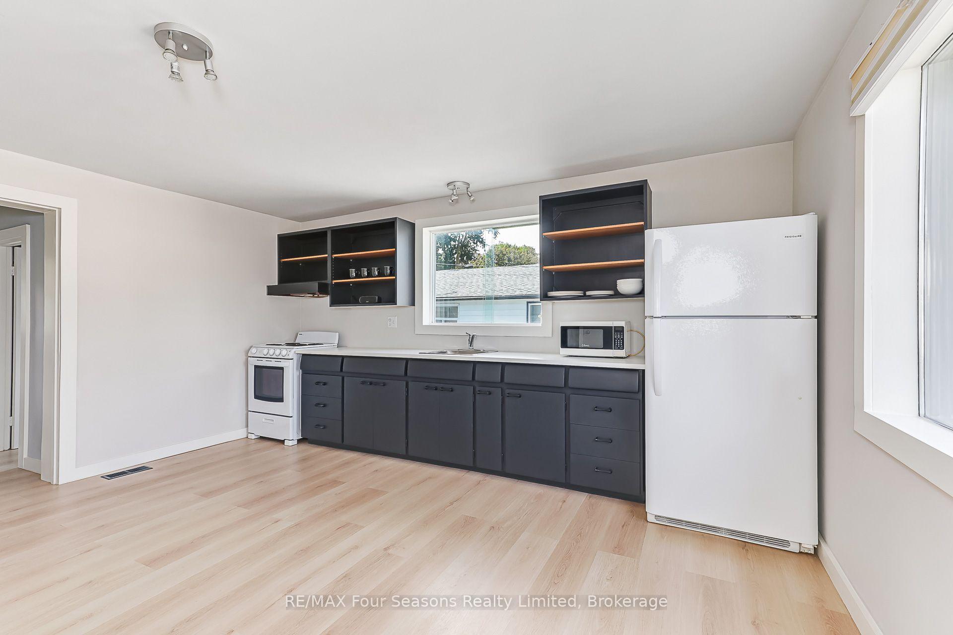 Photo 17 of 231 Superior Street, Clearview, Stayner — HOMEH