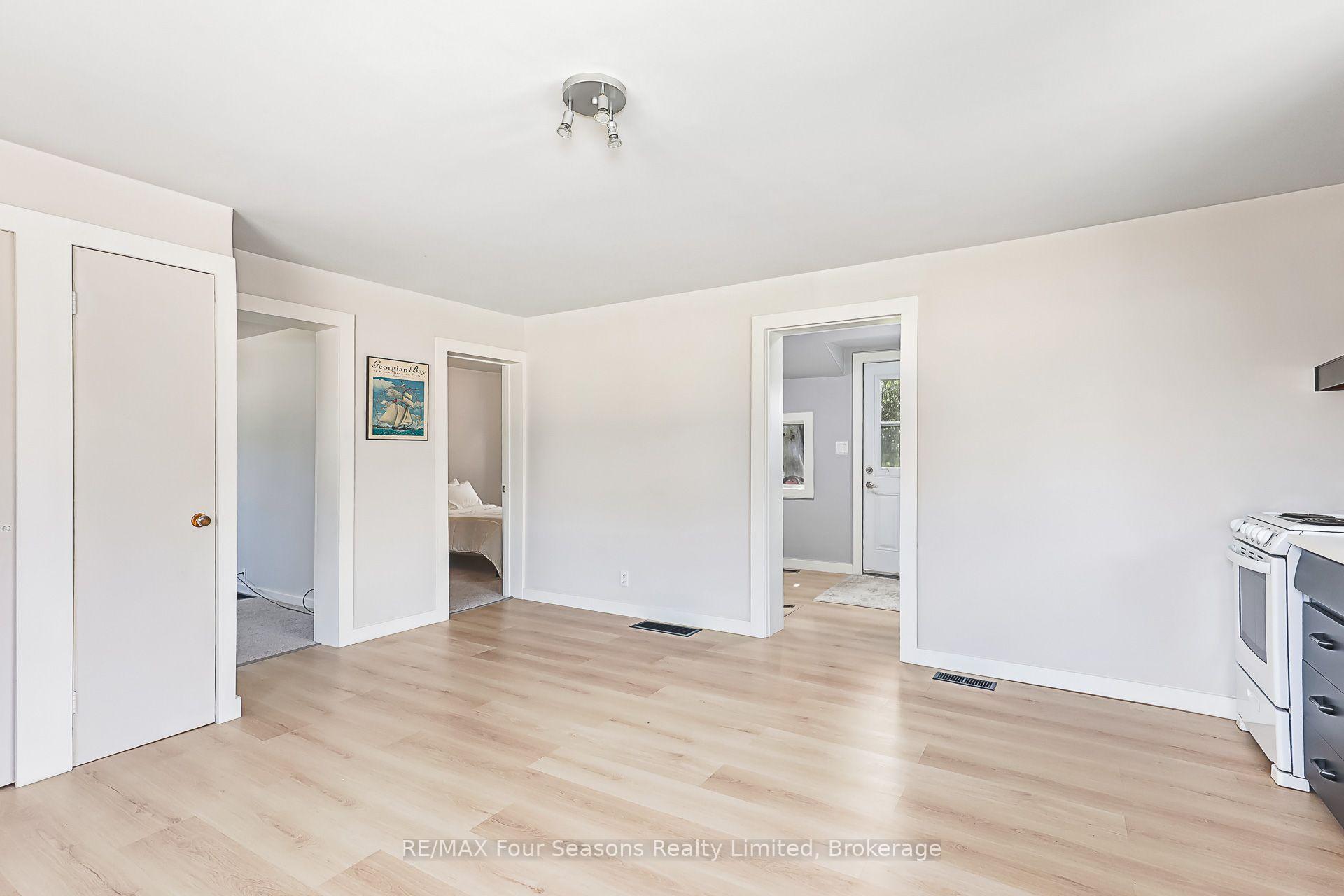 Photo 18 of 231 Superior Street, Clearview, Stayner — HOMEH