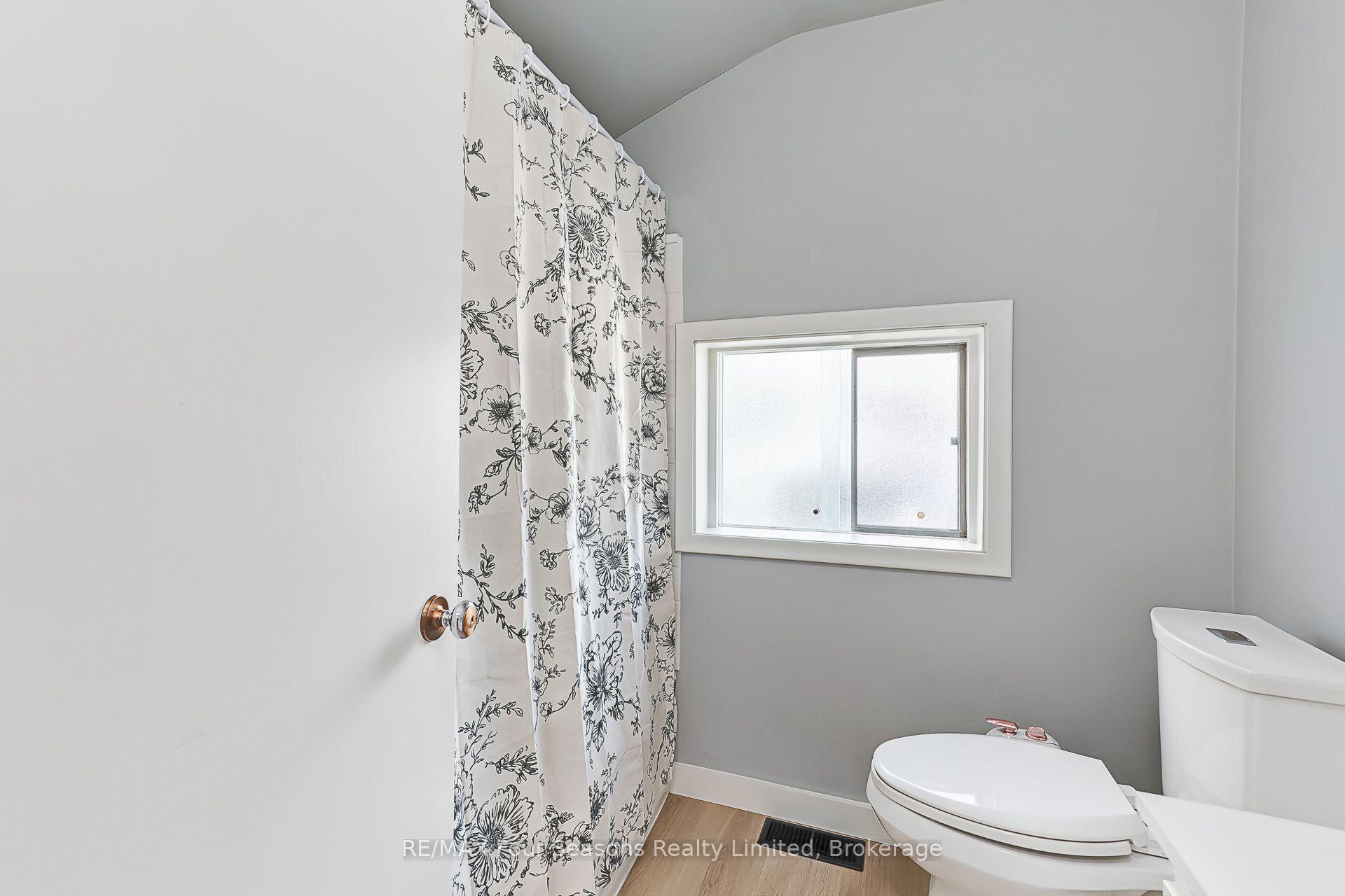 Photo 23 of 231 Superior Street, Clearview, Stayner — HOMEH