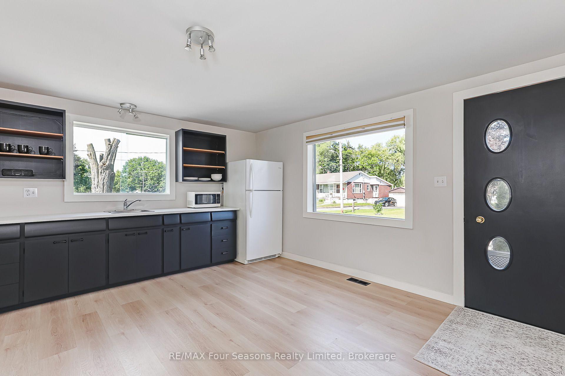 Photo 35 of 231 Superior Street, Clearview, Stayner — HOMEH