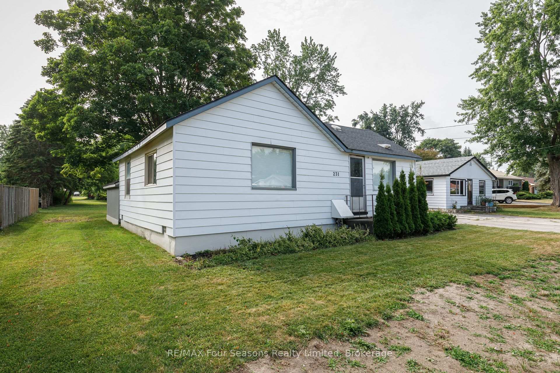 Photo 39 of 231 Superior Street, Clearview, Stayner — HOMEH
