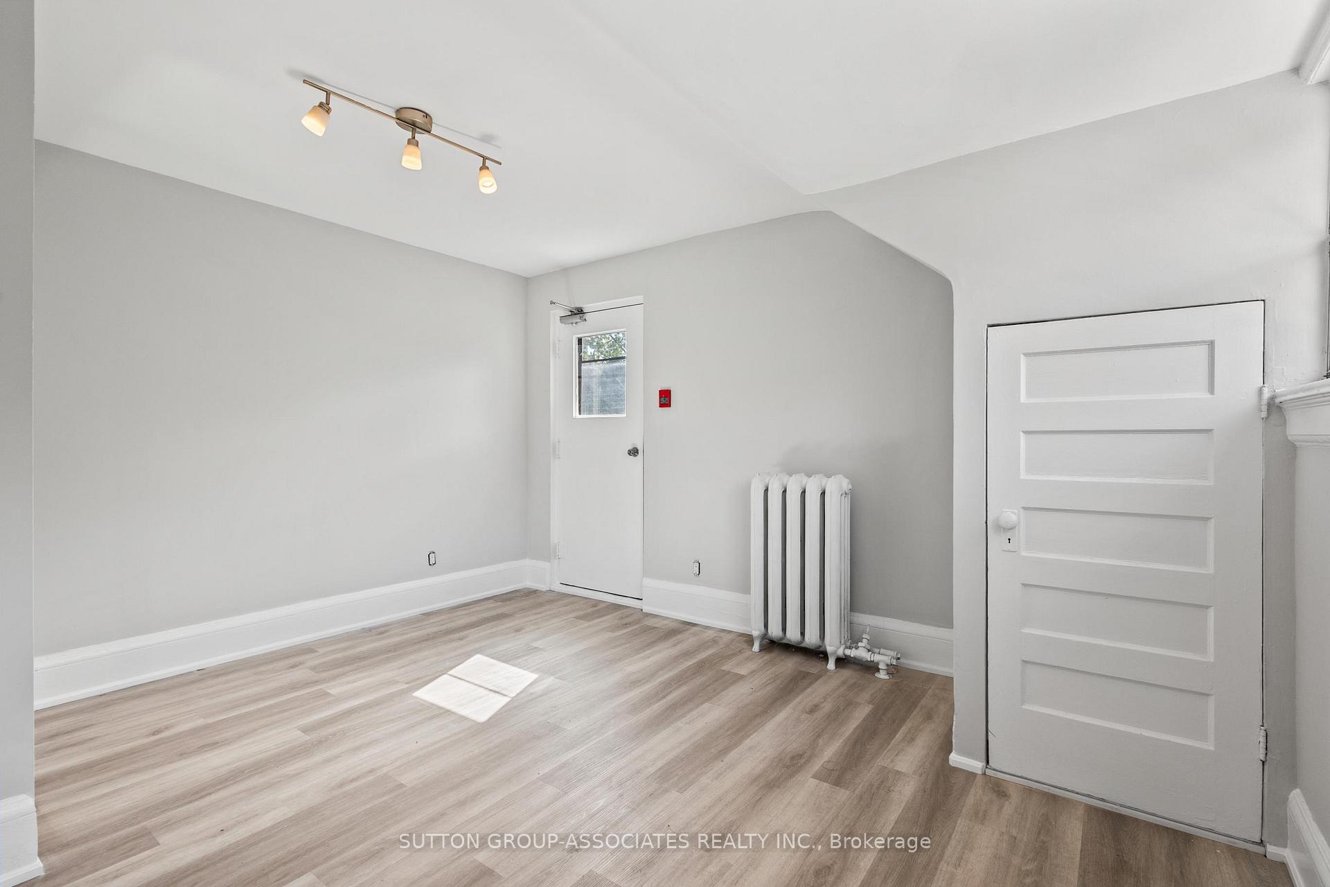 Photo 10 of 415 Brunswick Avenue, Toronto, The Annex — HOMEH