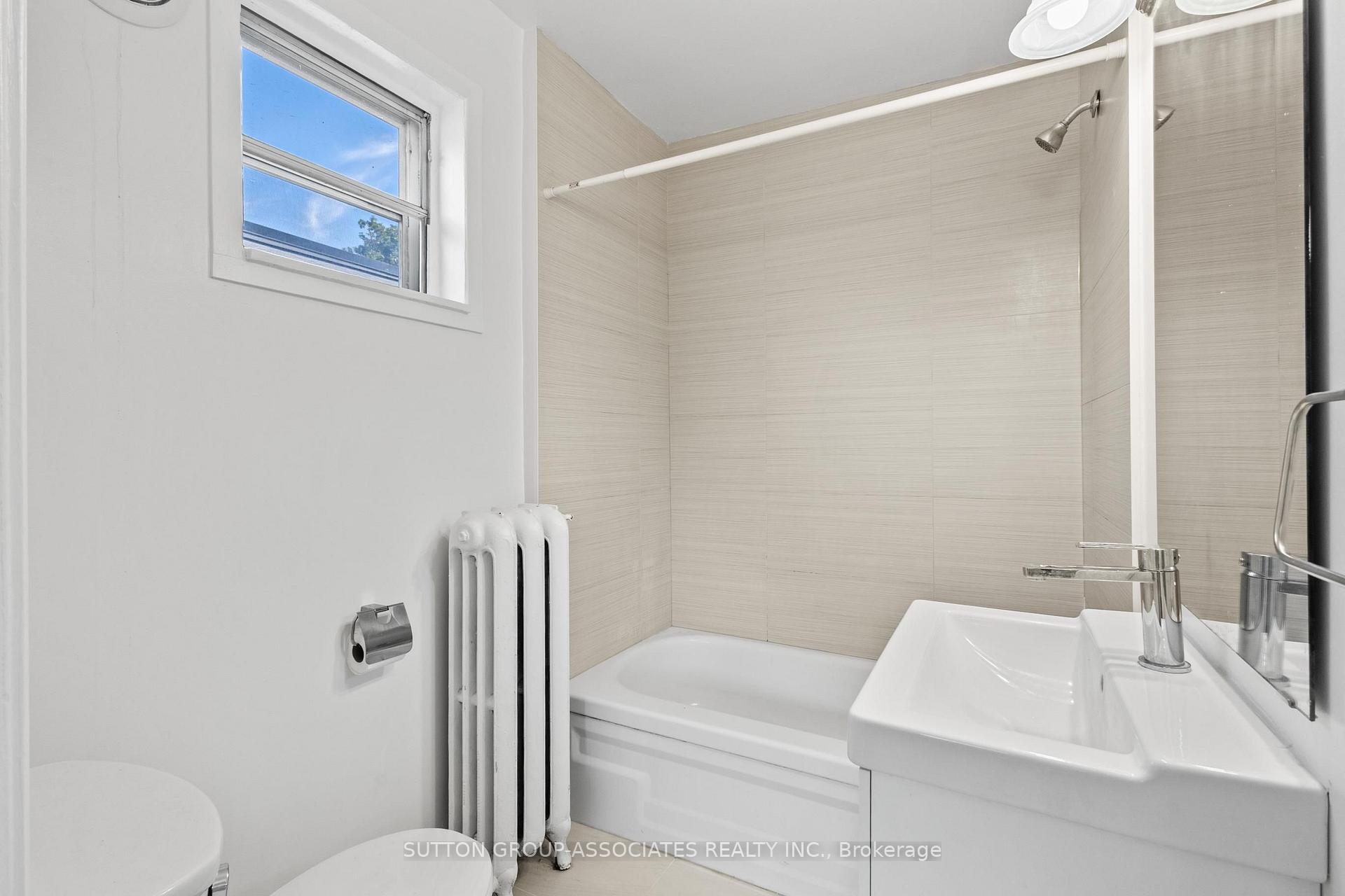 Photo 13 of 415 Brunswick Avenue, Toronto, The Annex — HOMEH