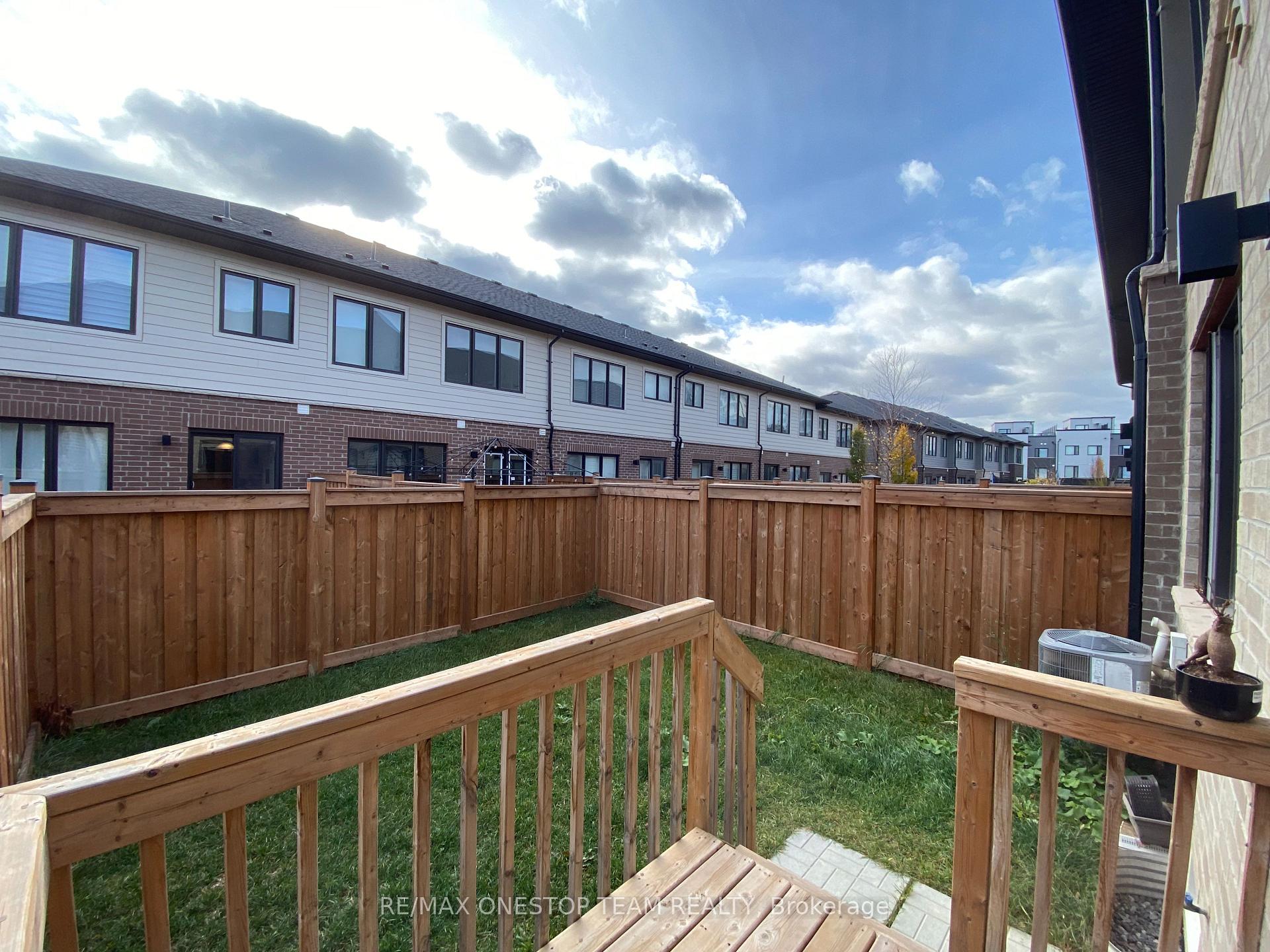 Photo 20 of 374 Wheat Boom Drive, Oakville, Joshua Meadows — HOMEH